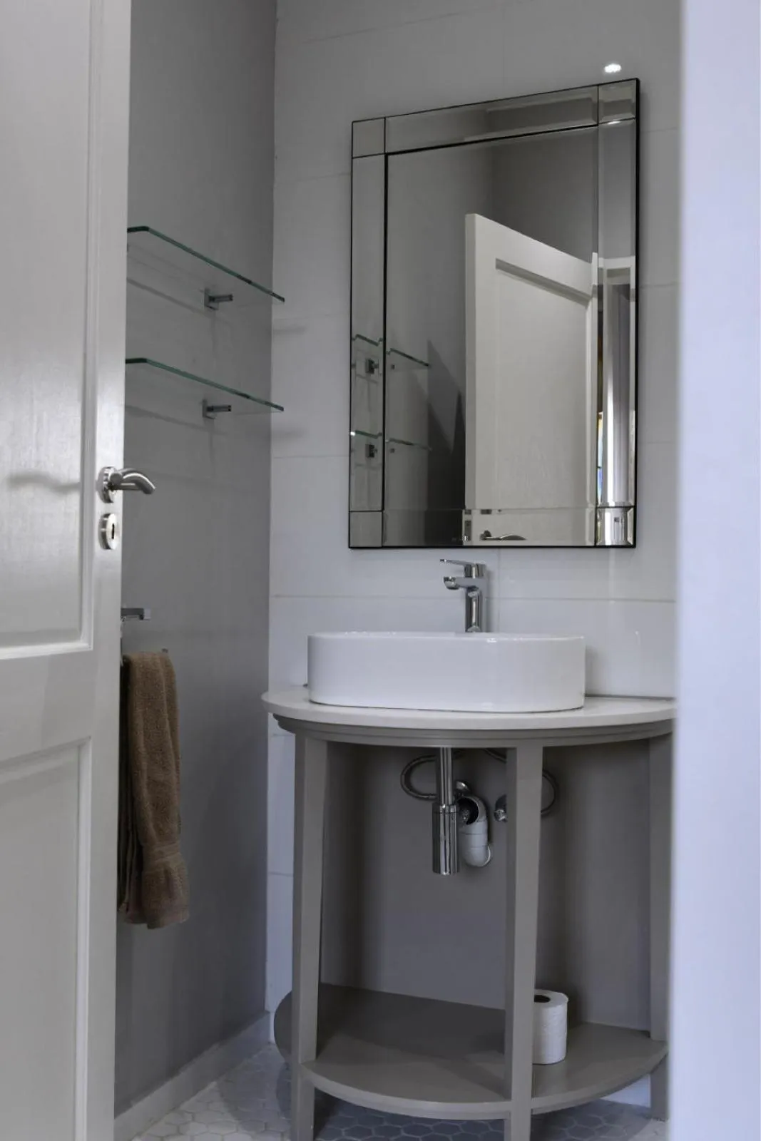 Bathroom in The Great Gatsby Houghton