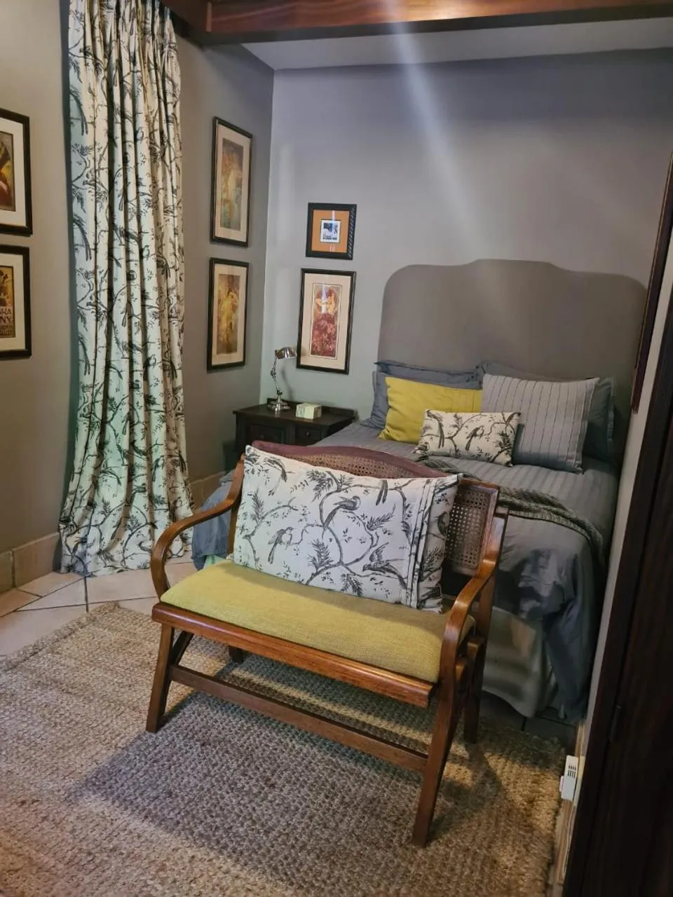 Seating area, Bed in The Great Gatsby Houghton