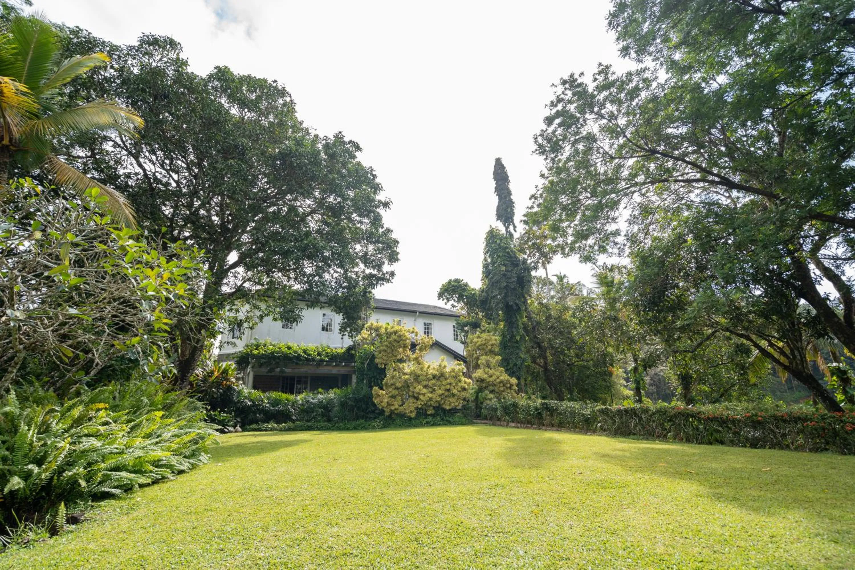 Property building in Glenross Living - A Collection of 7 Private Pool Villas and 3 Colonial Suites