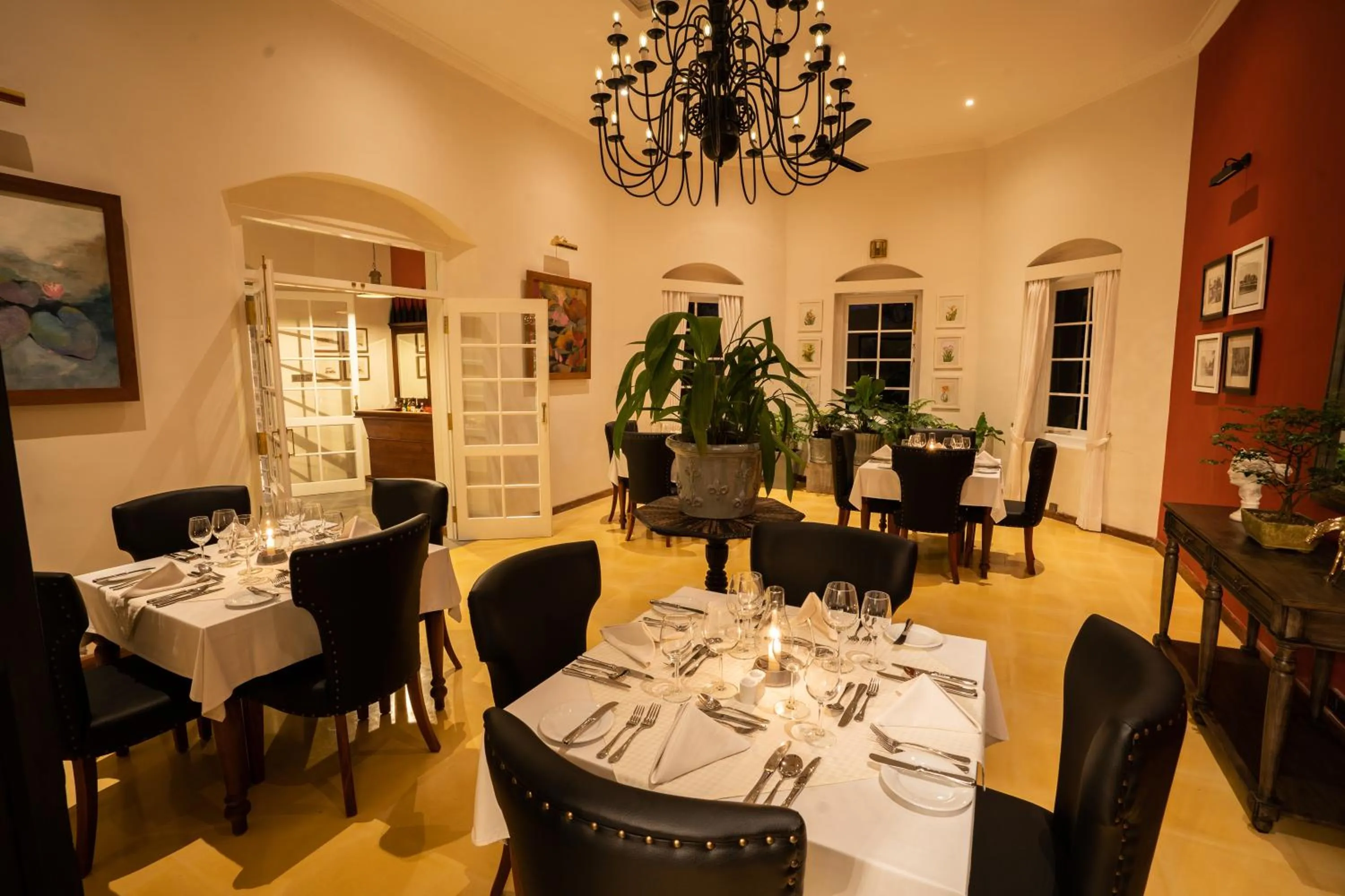 Restaurant/places to eat in Glenross Living - A Collection of 7 Private Pool Villas and 3 Colonial Suites