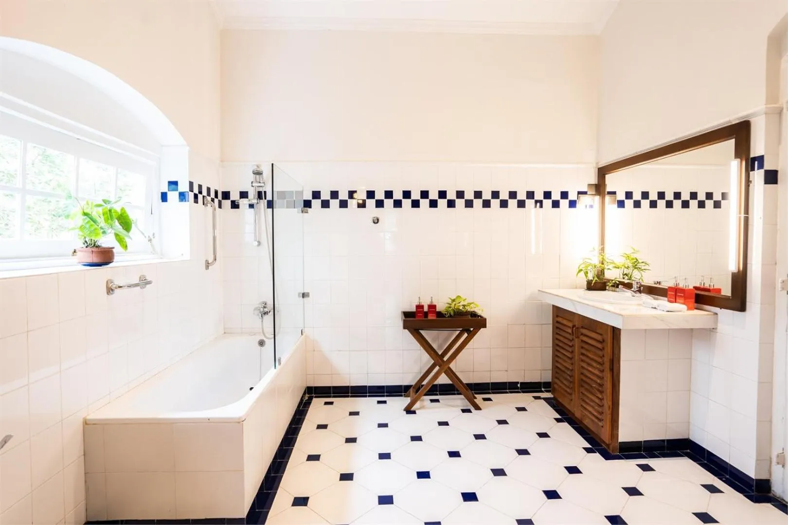 Property building in Glenross Living - A Collection of 7 Private Pool Villas and 3 Colonial Suites