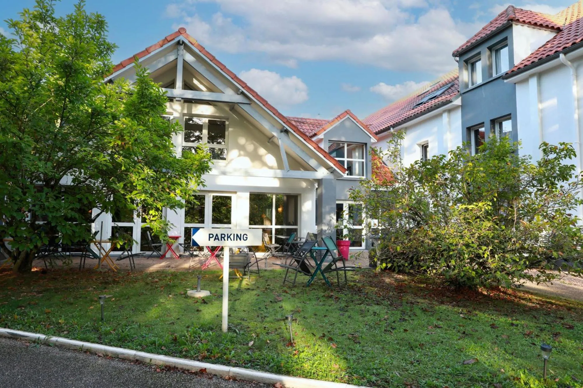 Property building in Sure Hotel by Best Western Limoges Sud