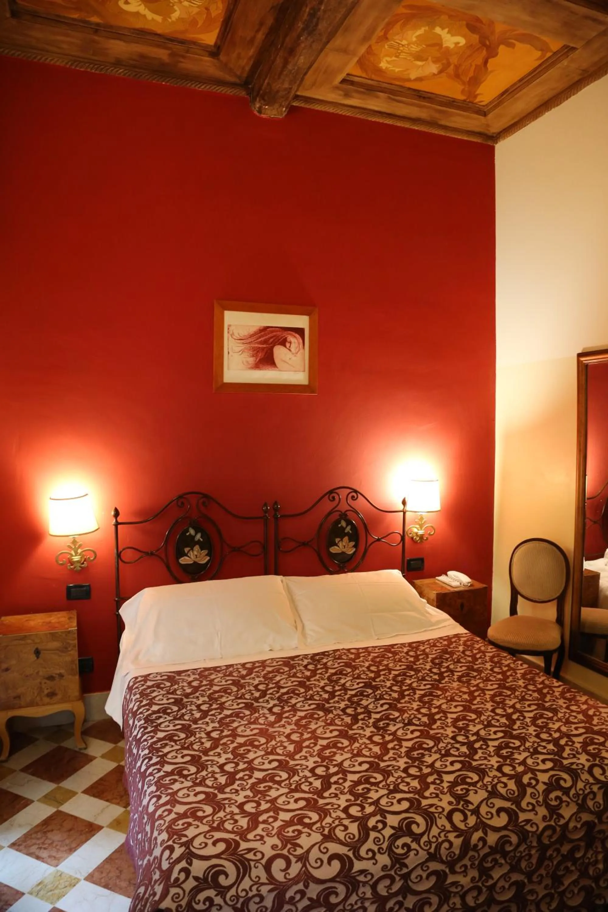 Bedroom, Bed in Albergo delle Drapperie
