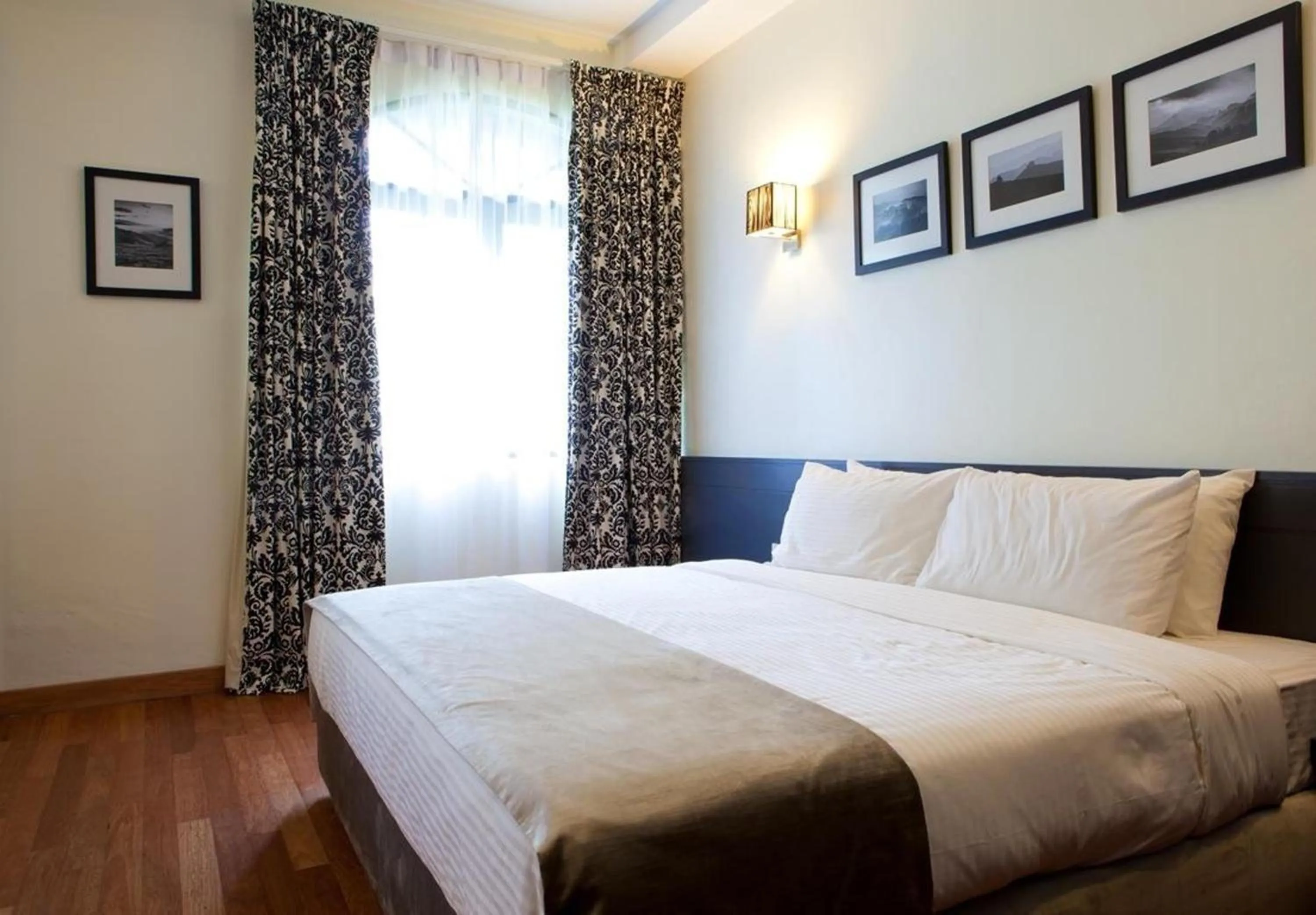 Bedroom, Bed in Strawberry Park Resort