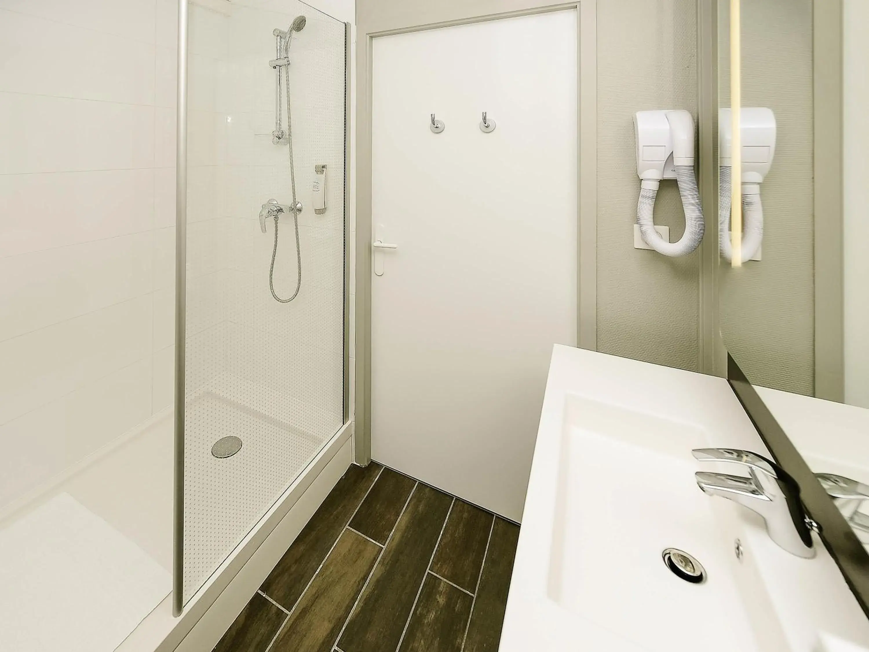 Standard Room with One Double Bed and One Single Bed in ibis Lyon Est Beynost Standard Room with One Double Bed and One Single Bed in ibis Lyon Est Beynost