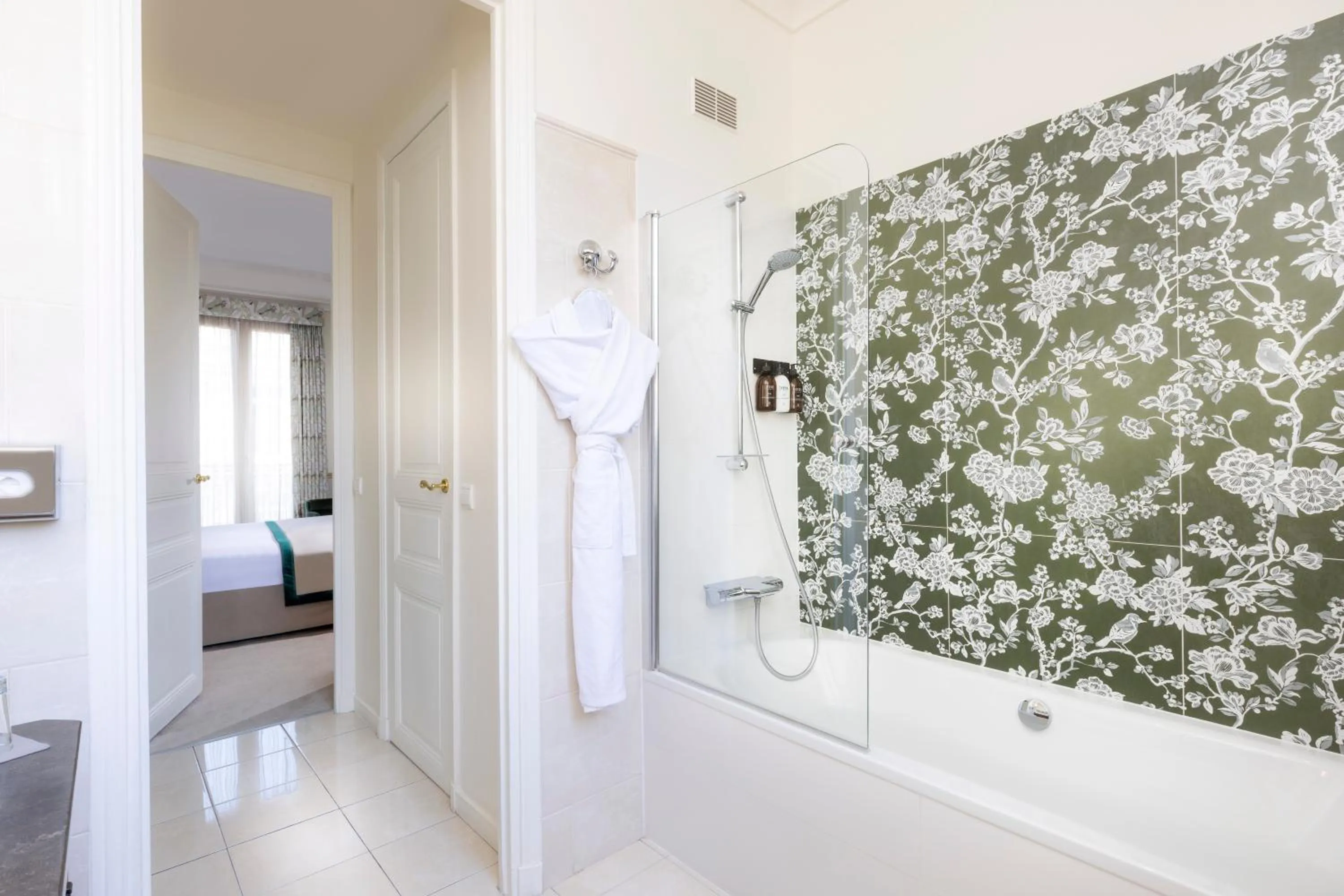 Bathroom in Hotel Claridge Paris