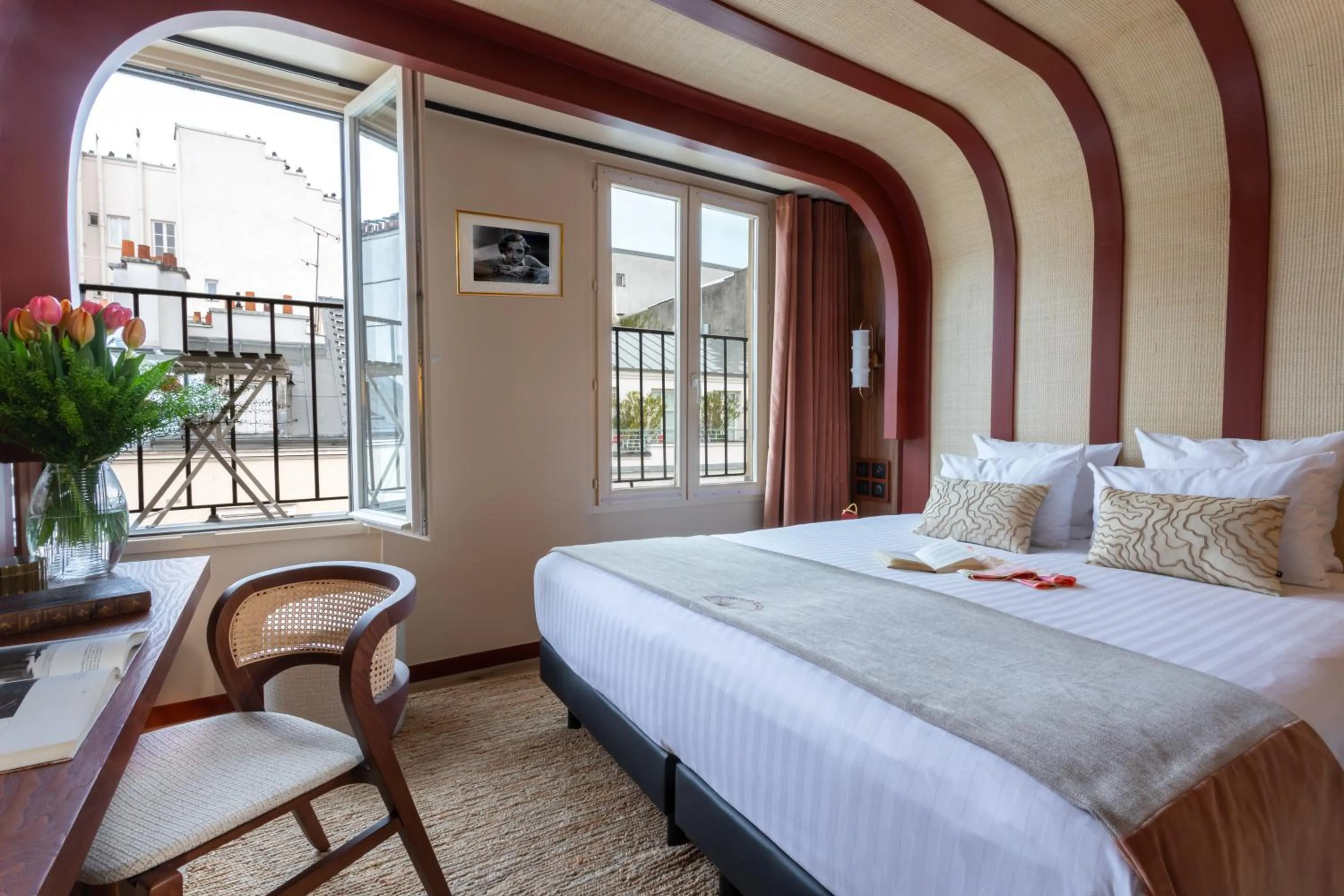 Balcony/Terrace, Bed in Hotel Sacha