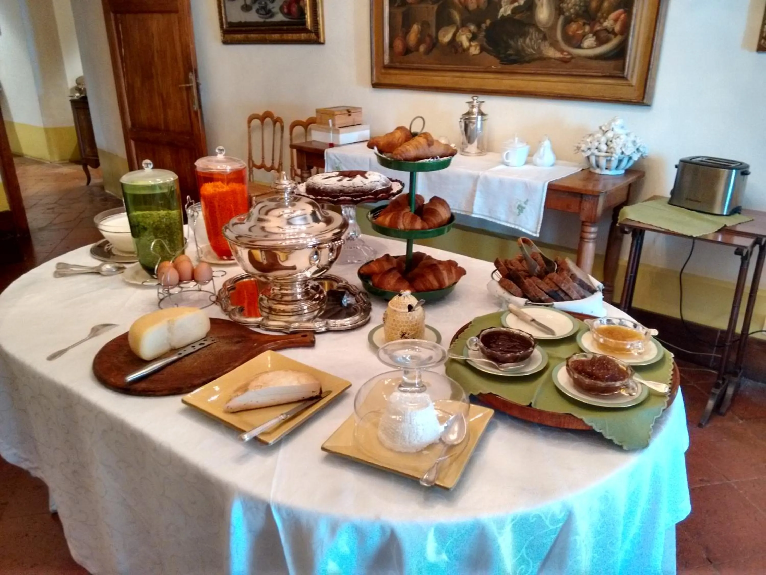 Continental breakfast in Castello di San Fabiano