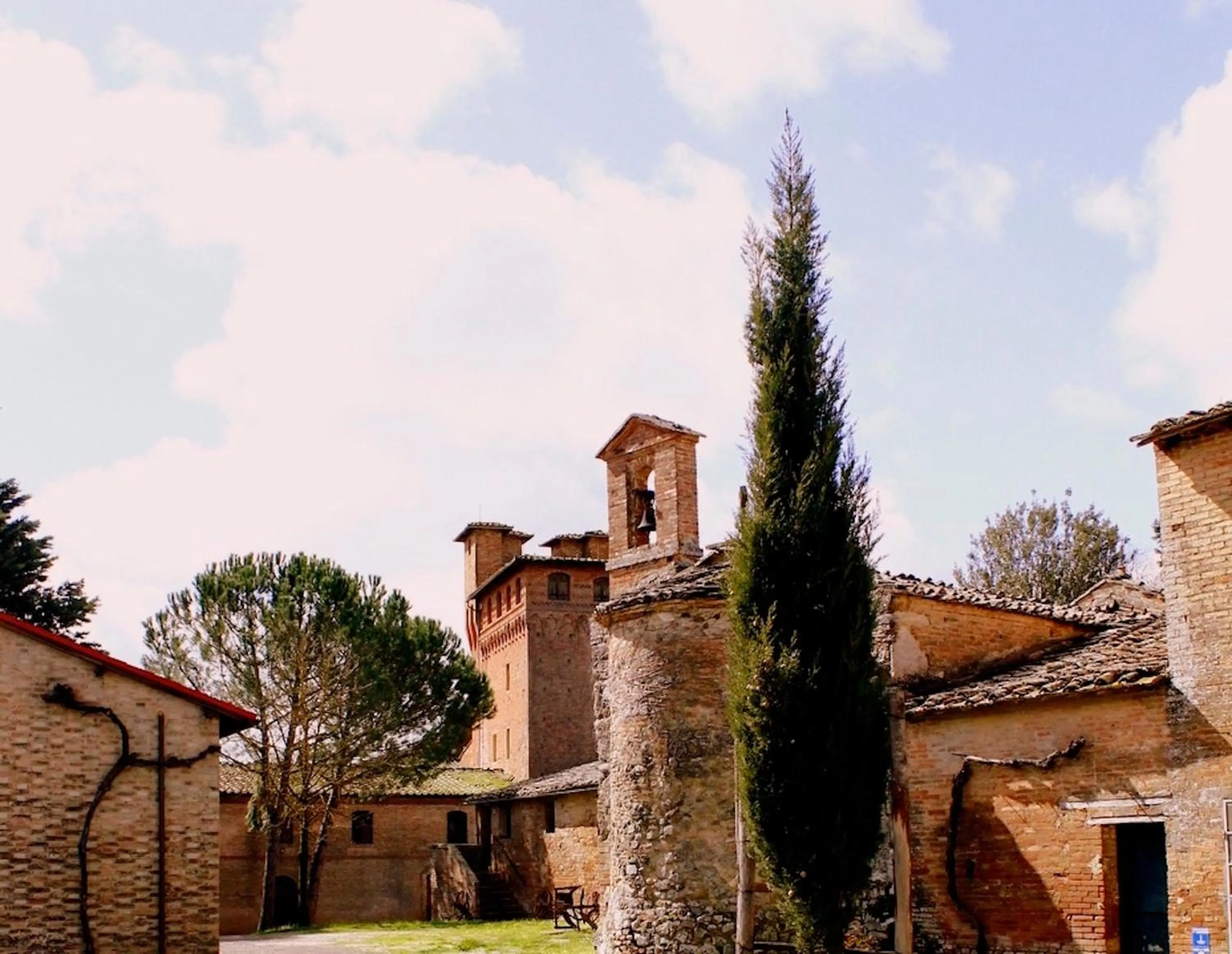 Facade/entrance in Castello di San Fabiano