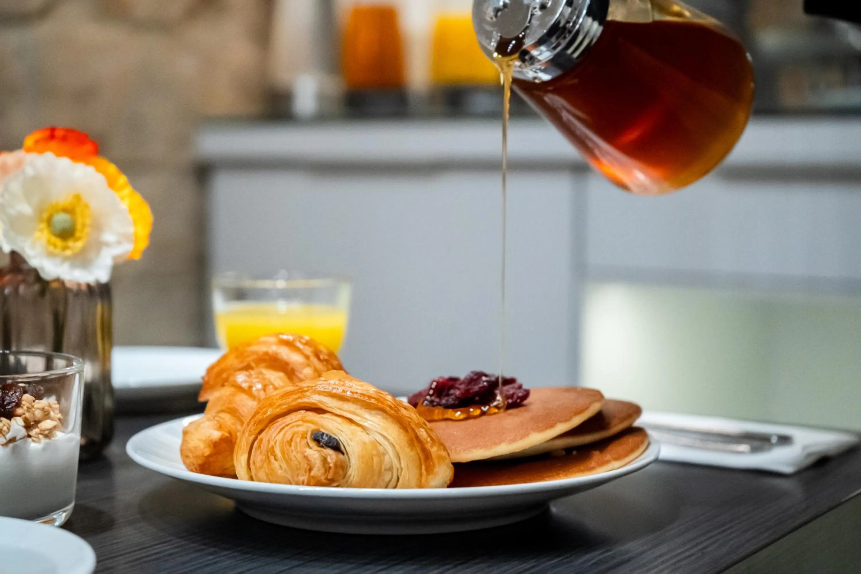 Breakfast in Hôtel Edouard 6 by Malone