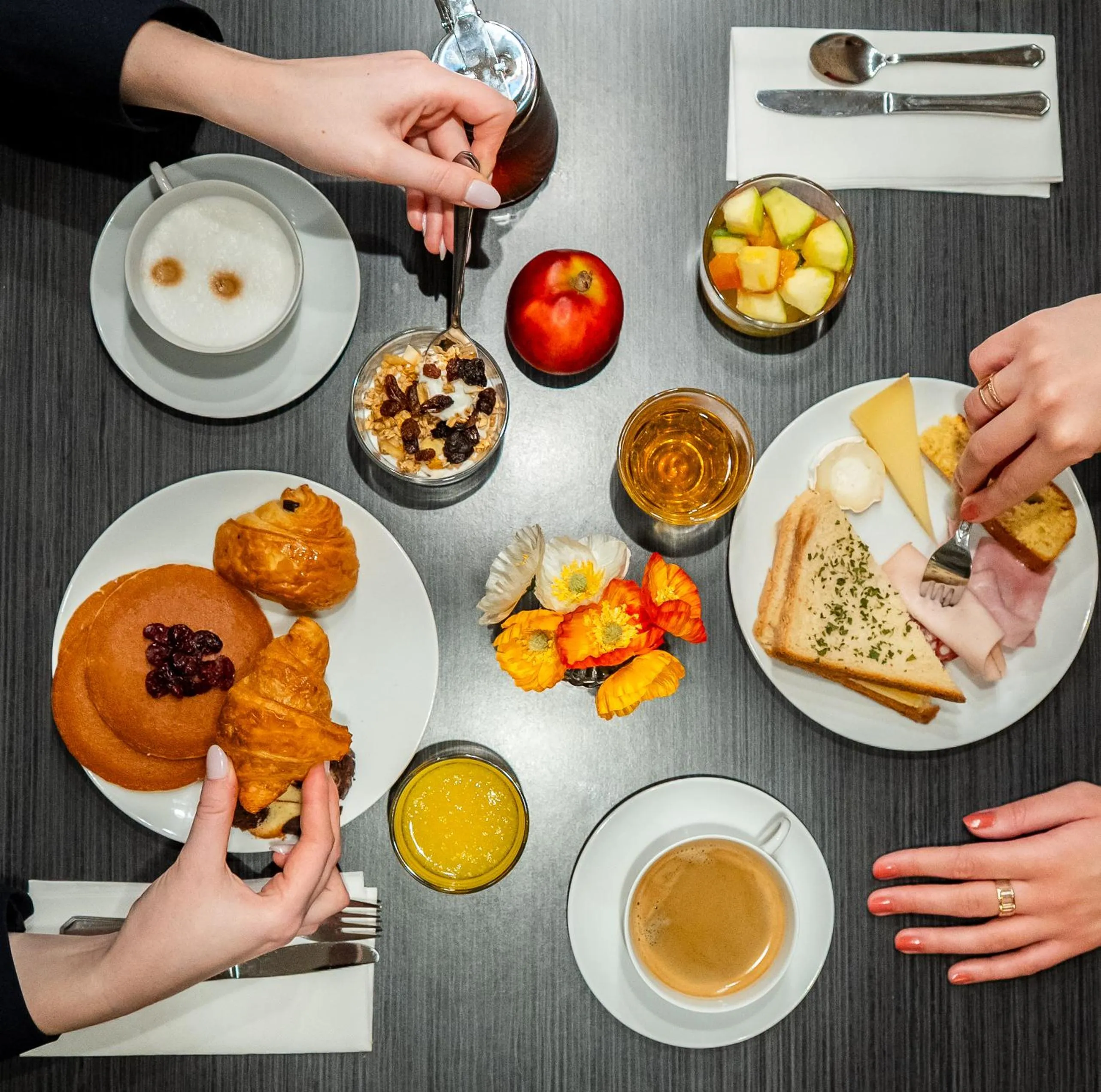 Breakfast in Hôtel Edouard 6 by Malone