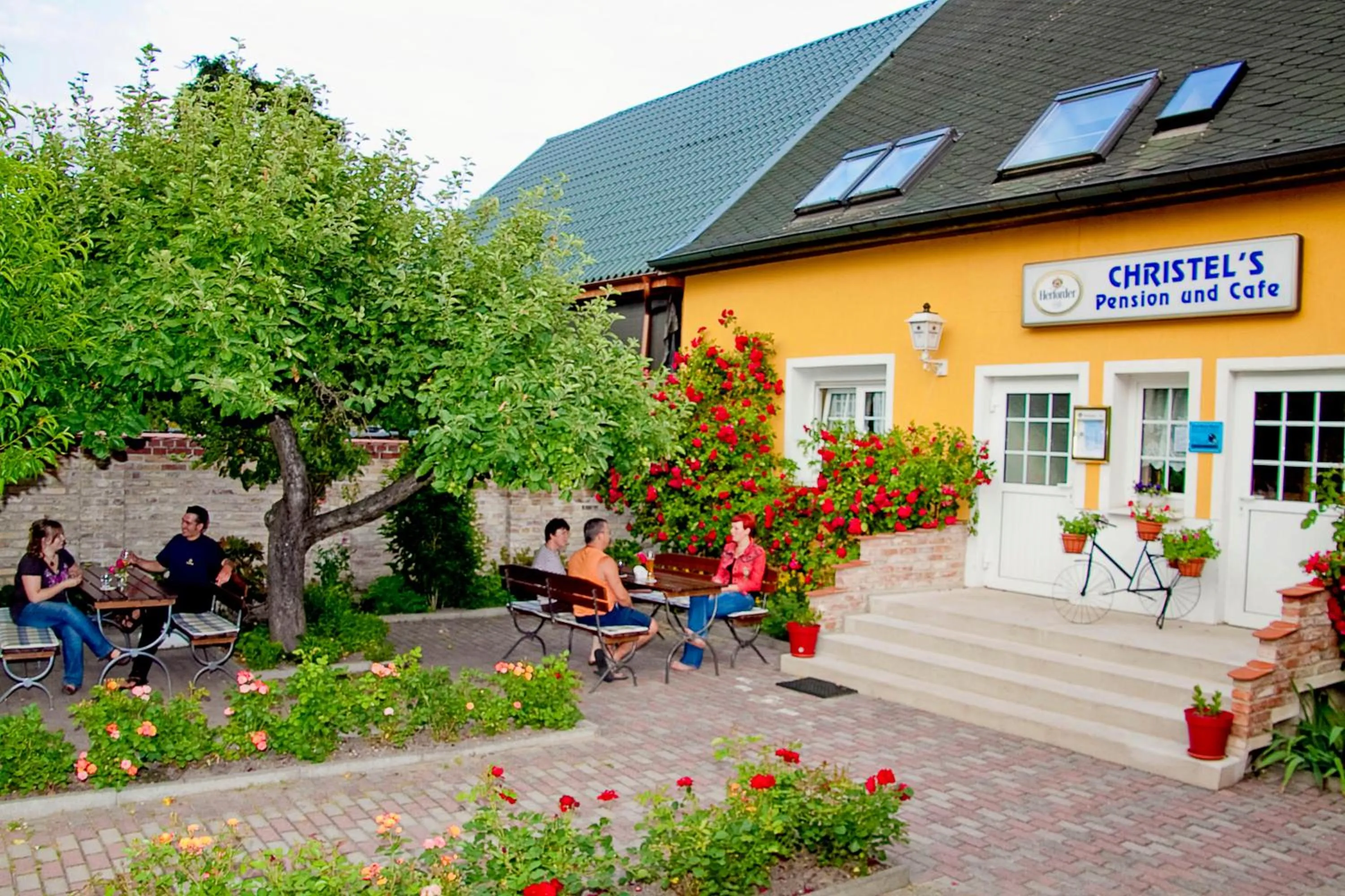 Property building in Christel's Pension