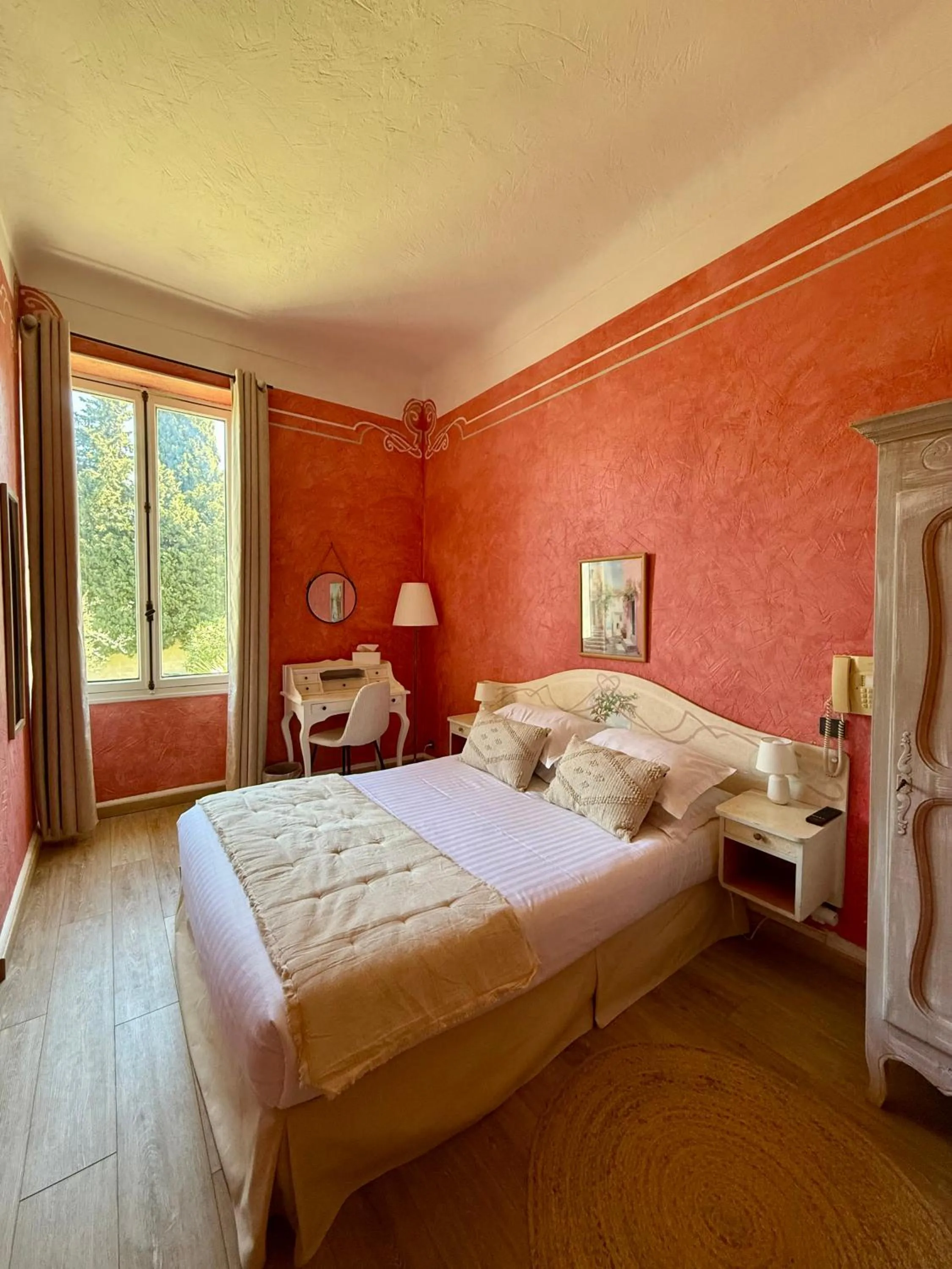 Photo of the whole room, Bed in Hôtel Miramar