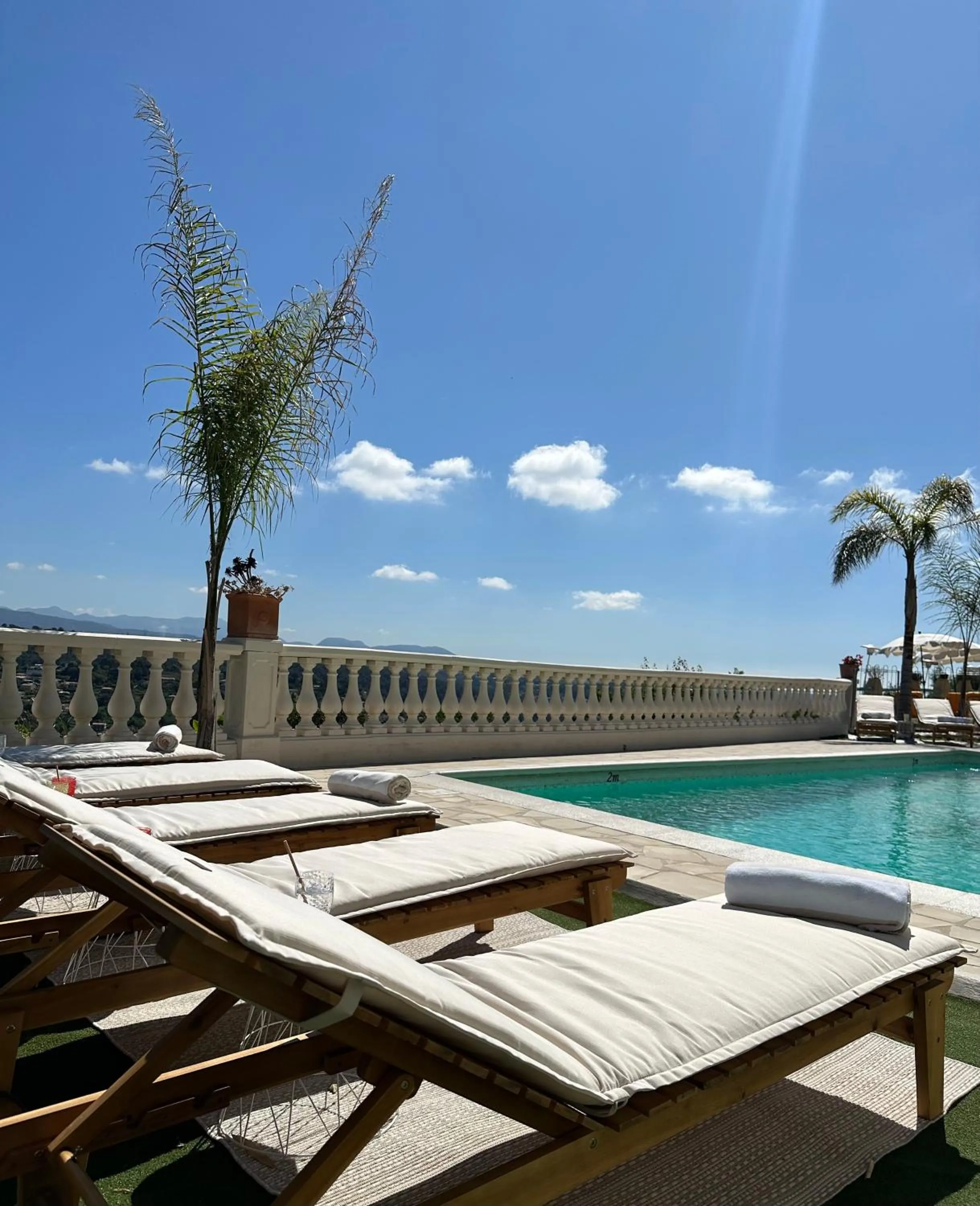 Swimming pool in Hôtel Miramar