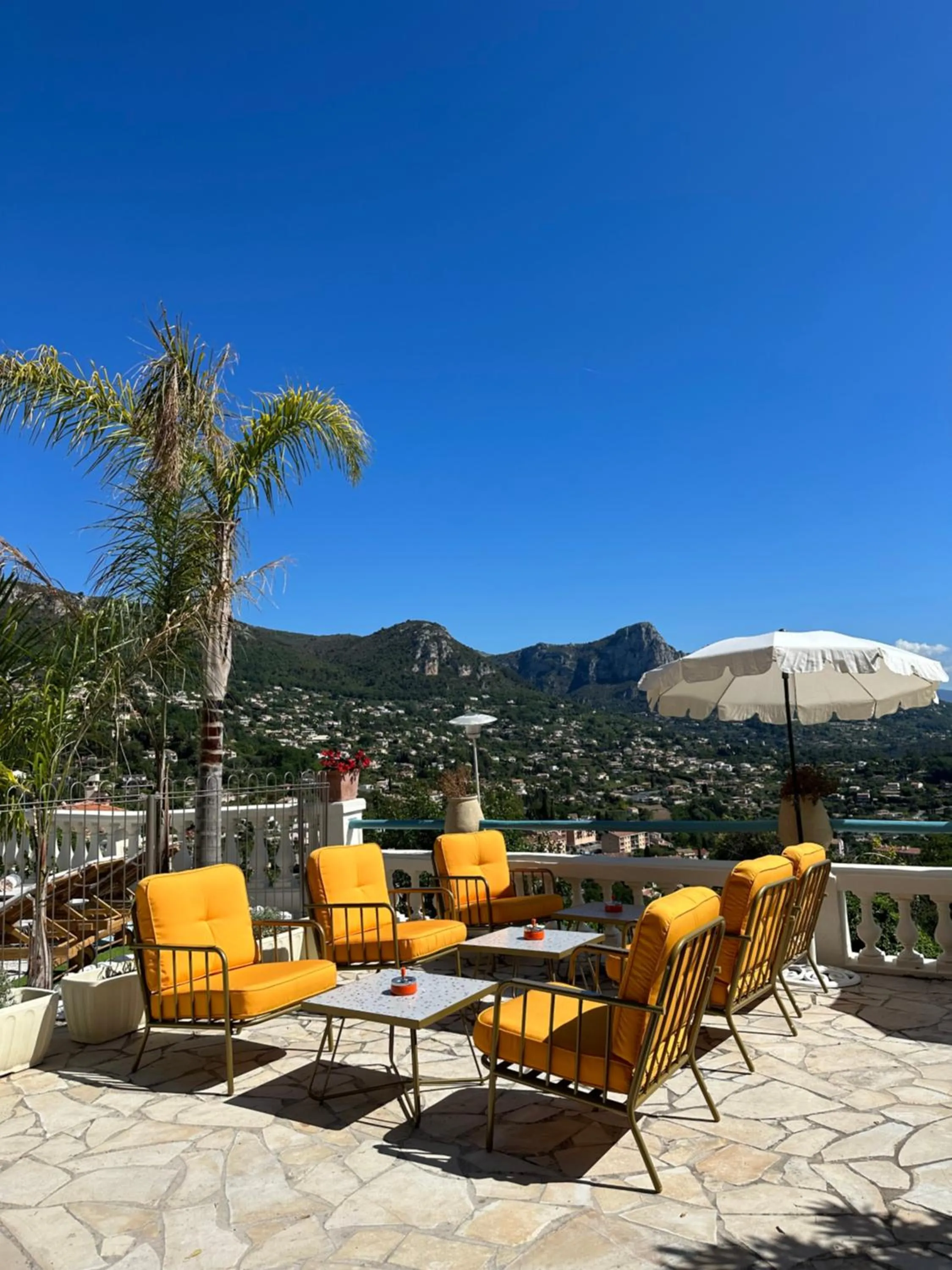 Patio in Hôtel Miramar