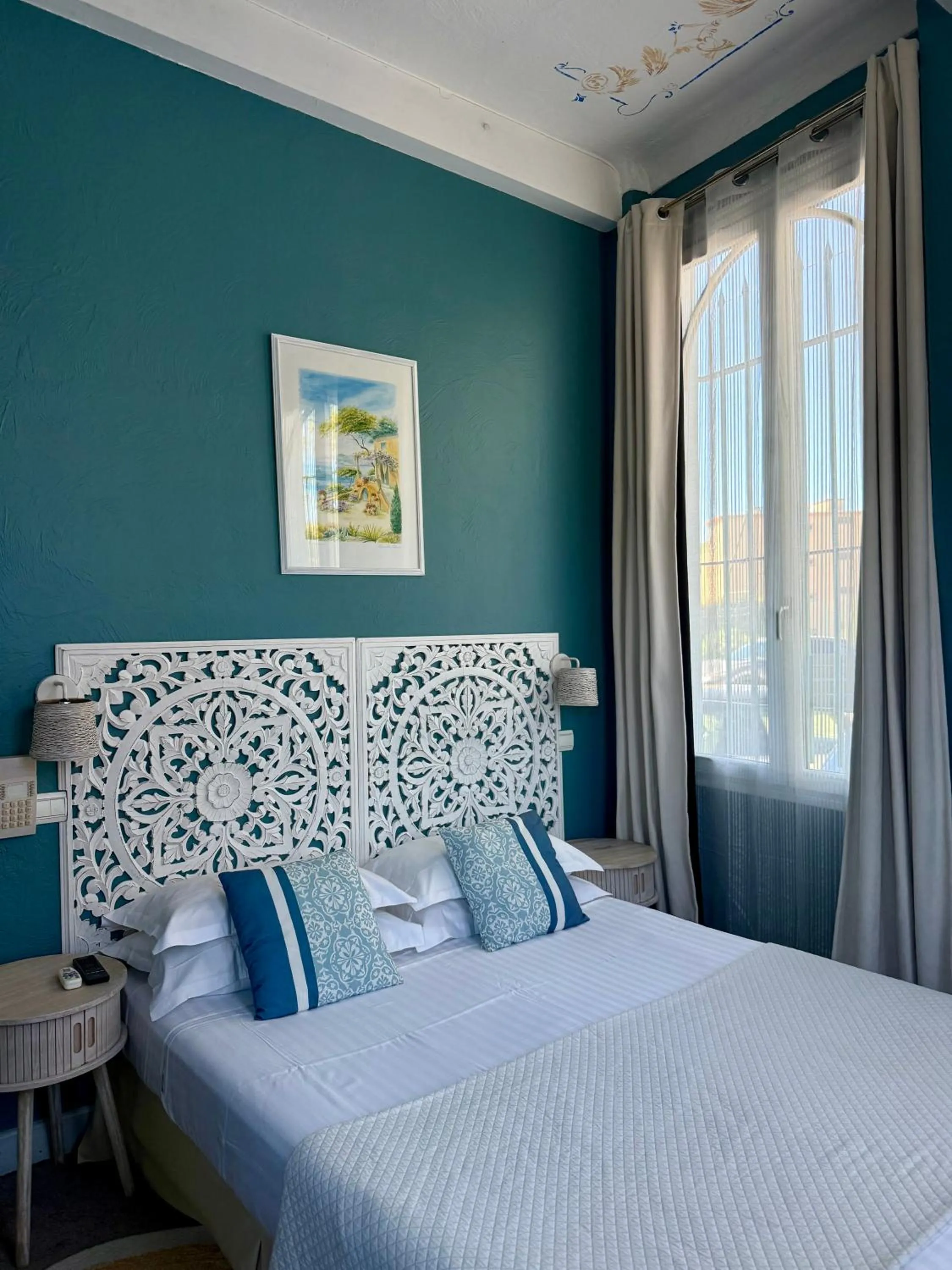 Bed in Hôtel Miramar