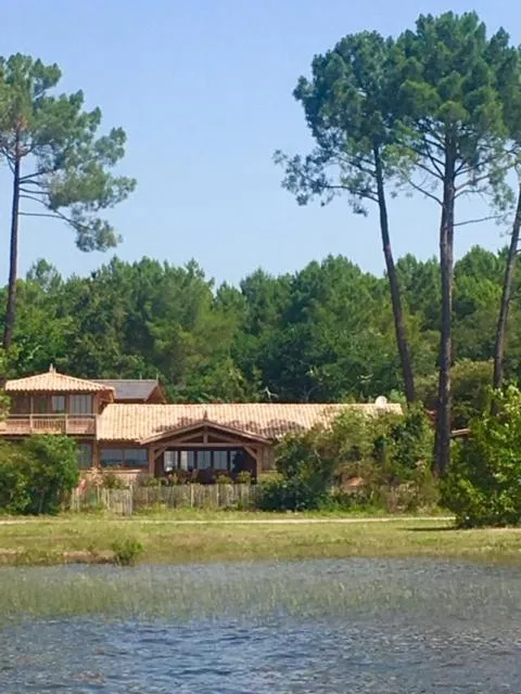 Property building in La Maison Moutchic