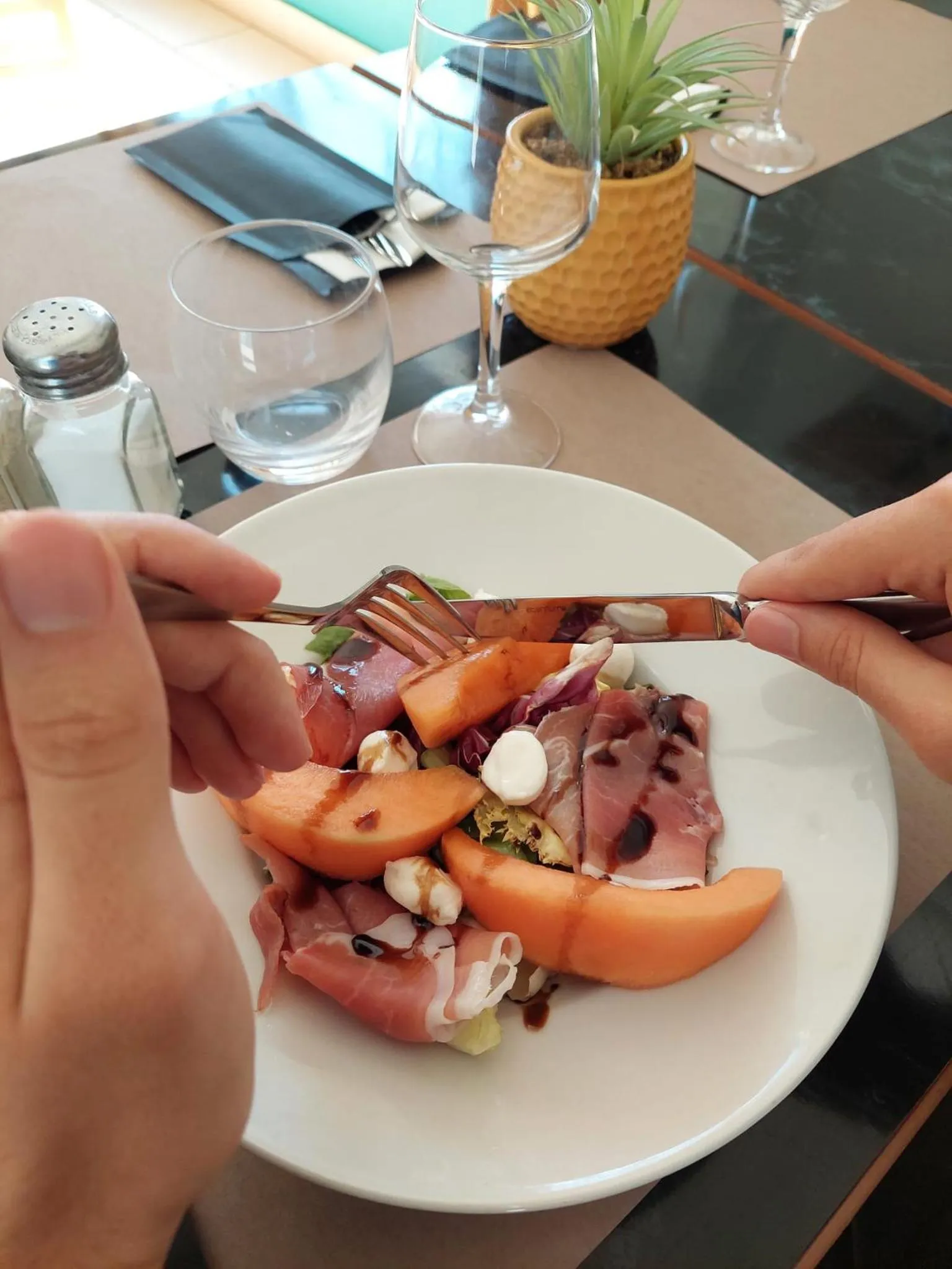 Restaurant/places to eat in ibis Lille Tourcoing Centre