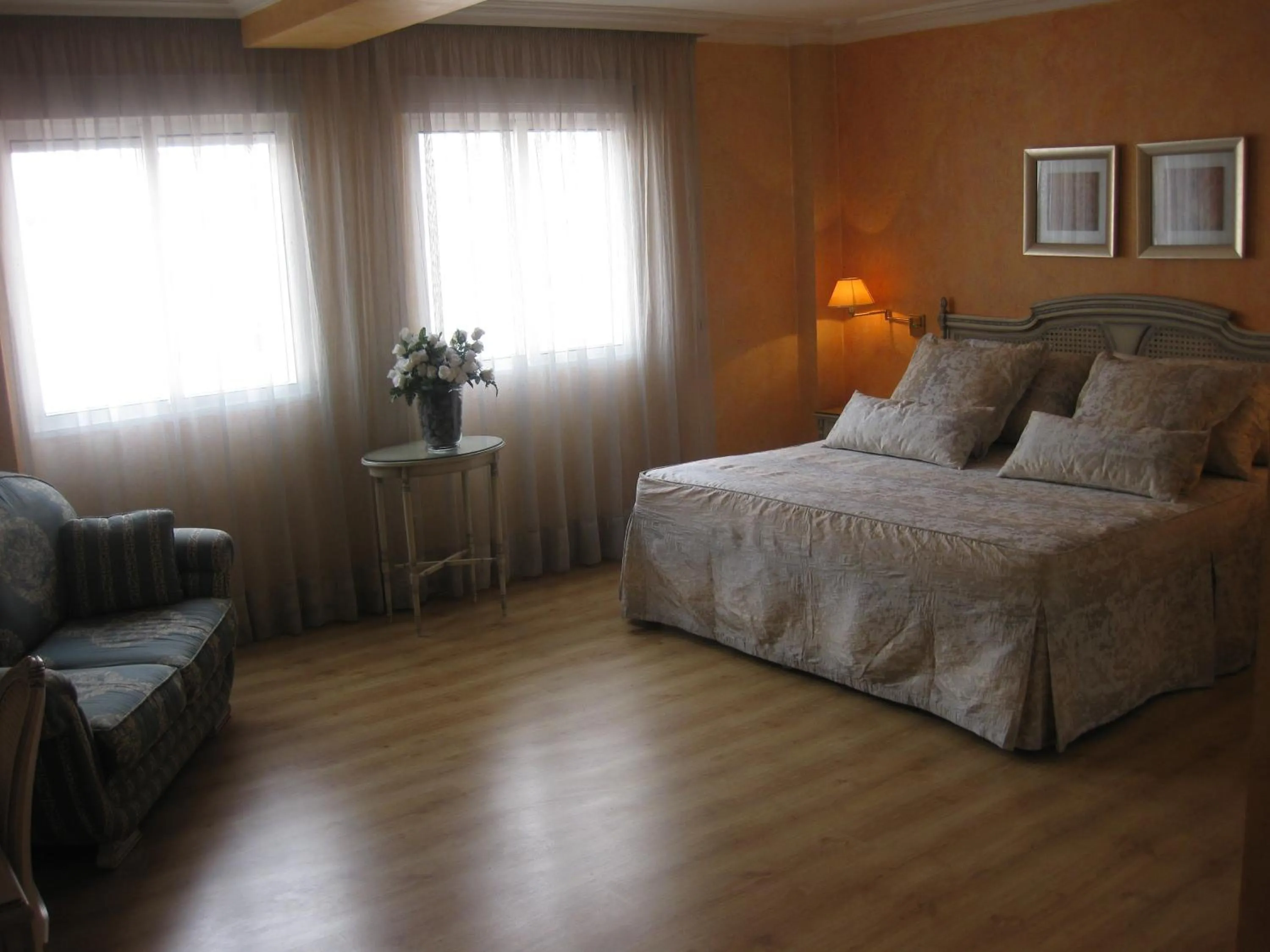 Day, Bed in Hotel Florida