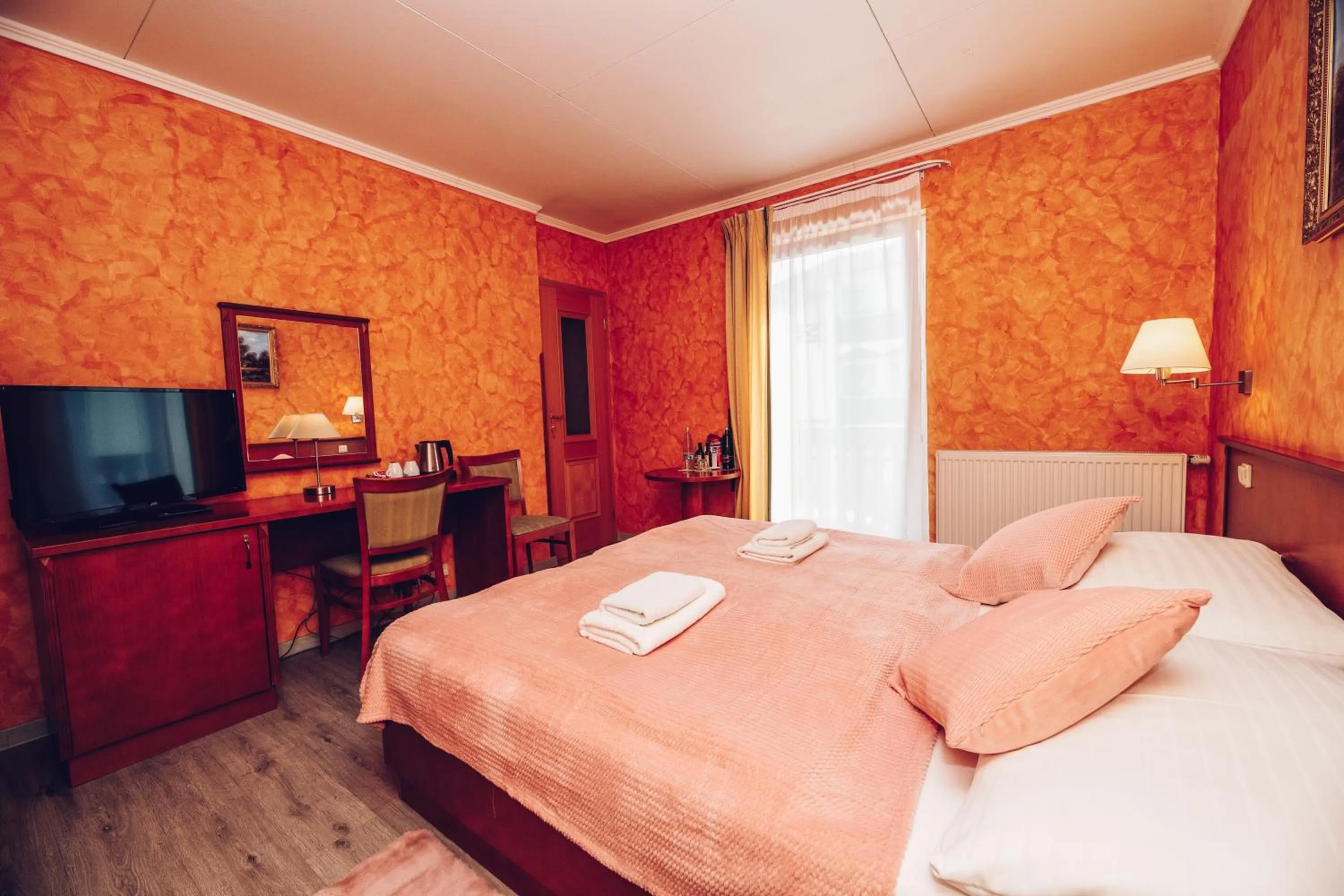 Text overlay, Bed in Schlosshotel Marienbad