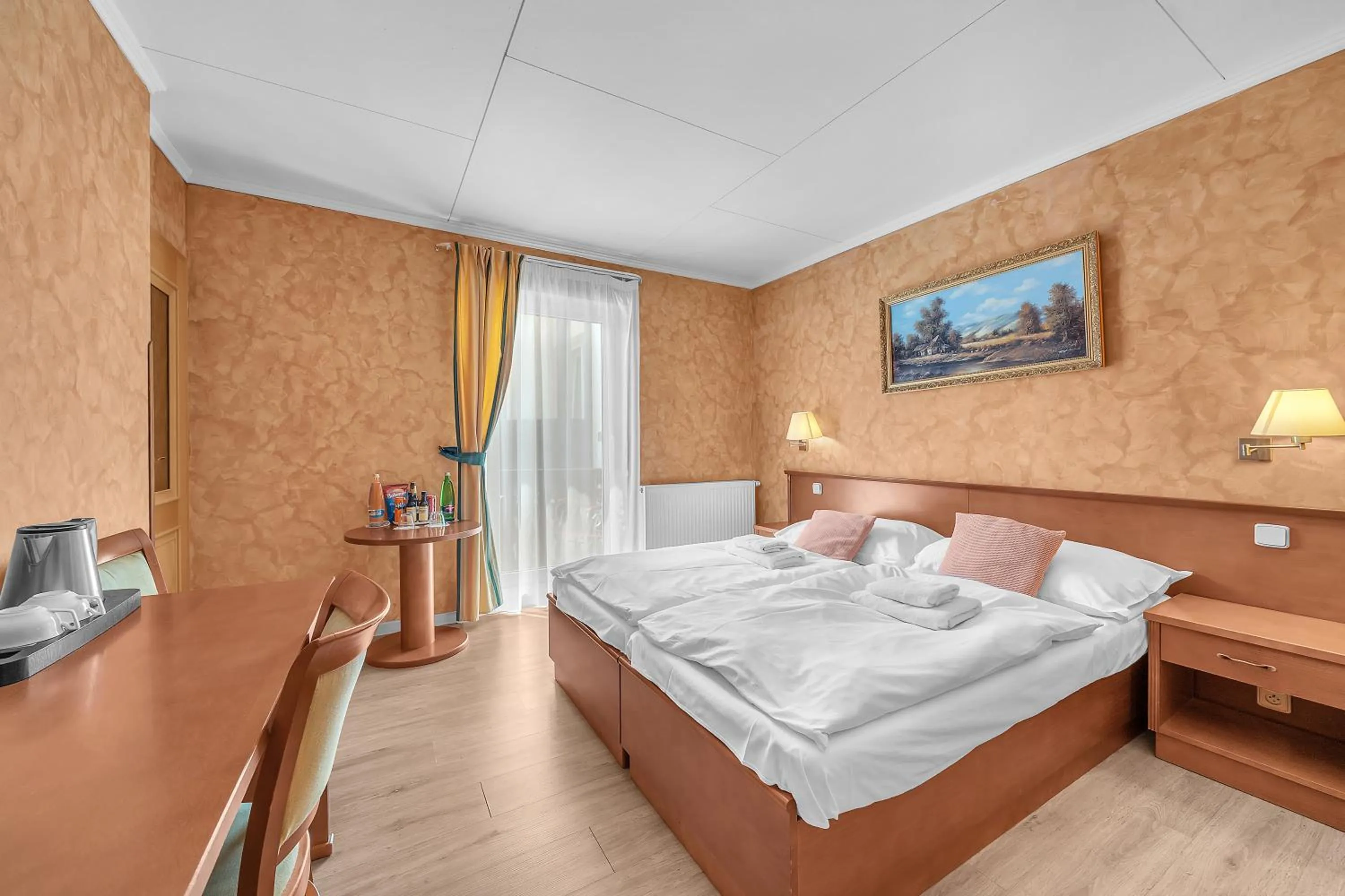 Bathroom, Bed in Schlosshotel Marienbad