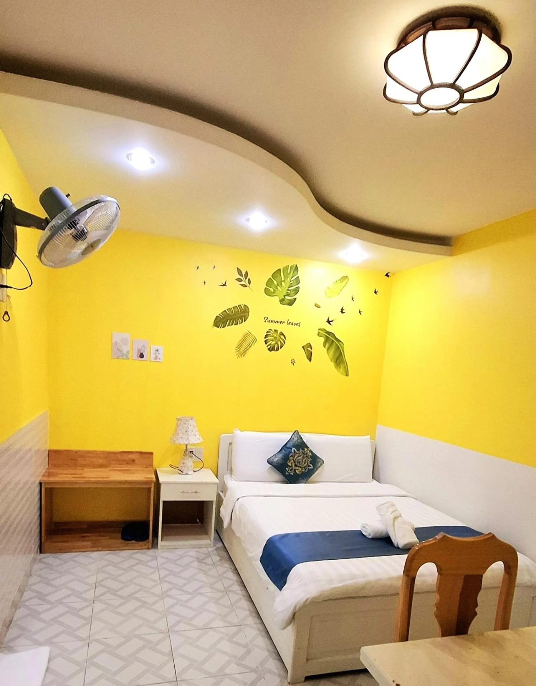 Photo of the whole room, Bed in Hai Long Vuong Hotel