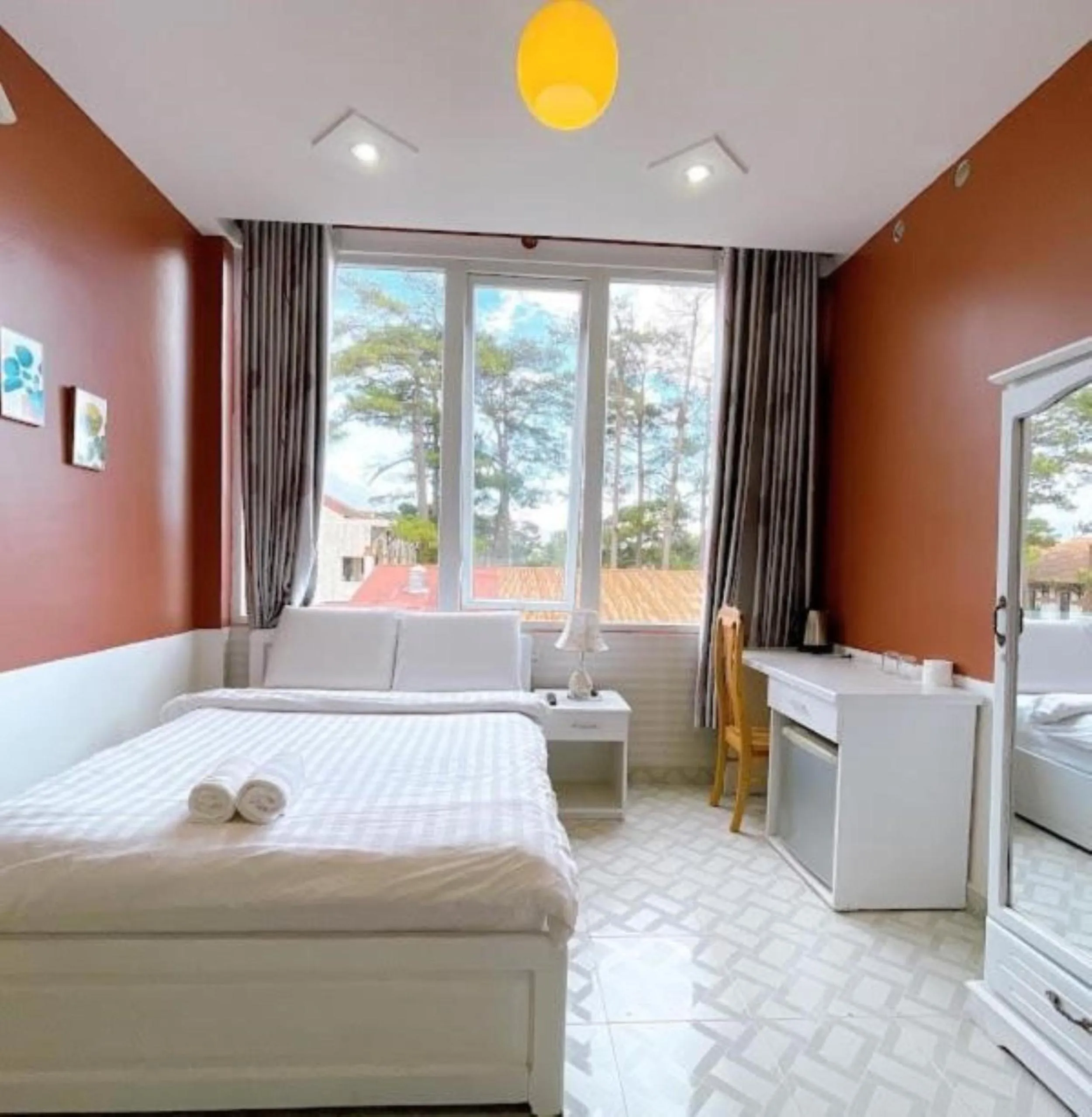 Bed in Hai Long Vuong Hotel