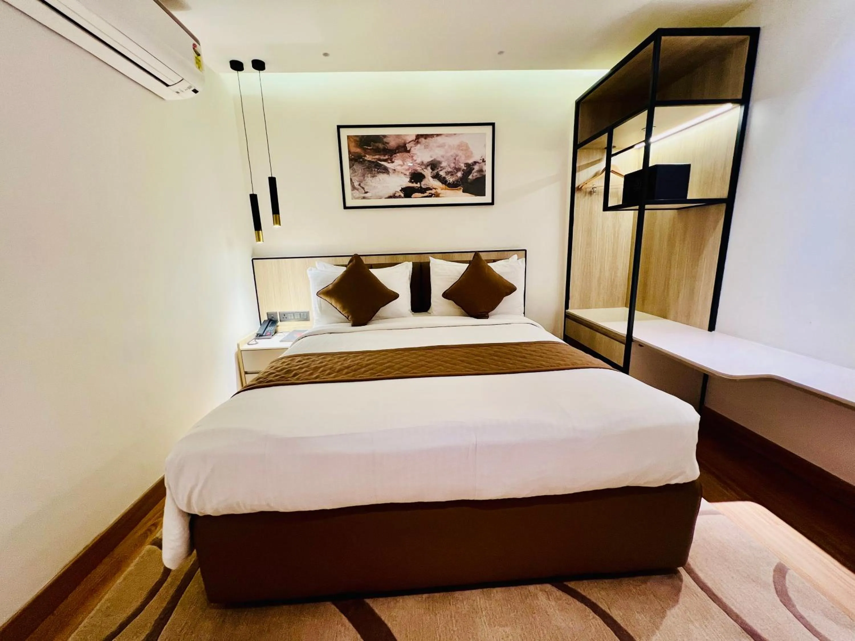 Bedroom, Bed in Hyphen Business Hotel