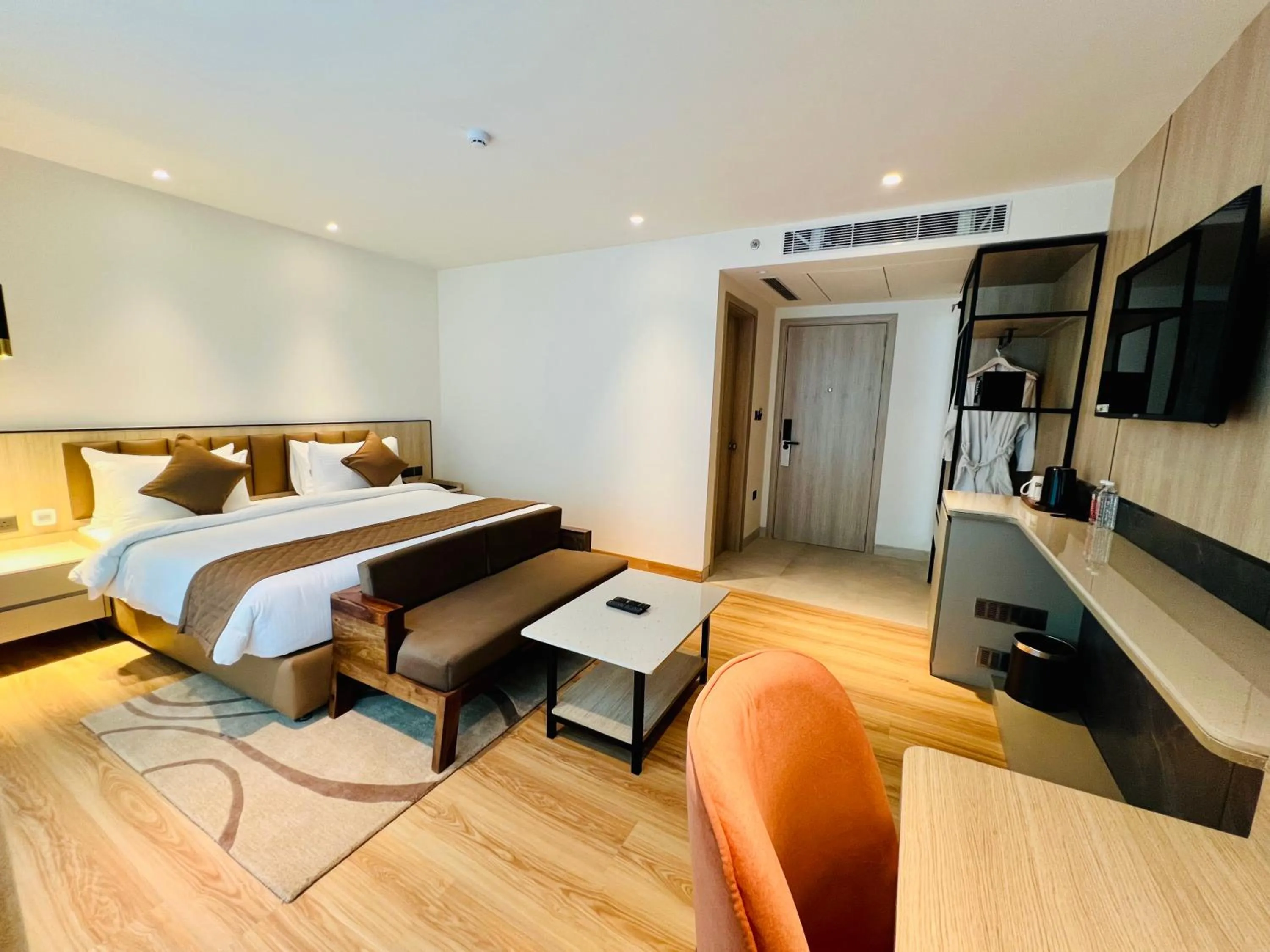 Bedroom, Bed in Hyphen Business Hotel