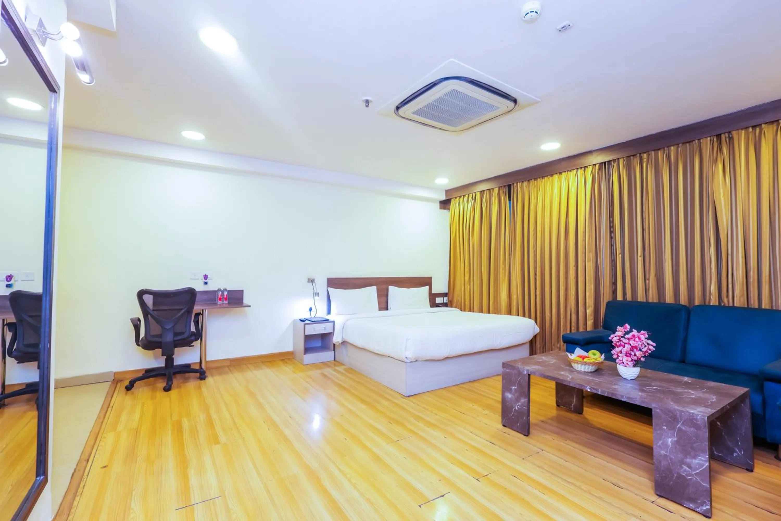 Bedroom, Bed in Hyphen Business Hotel