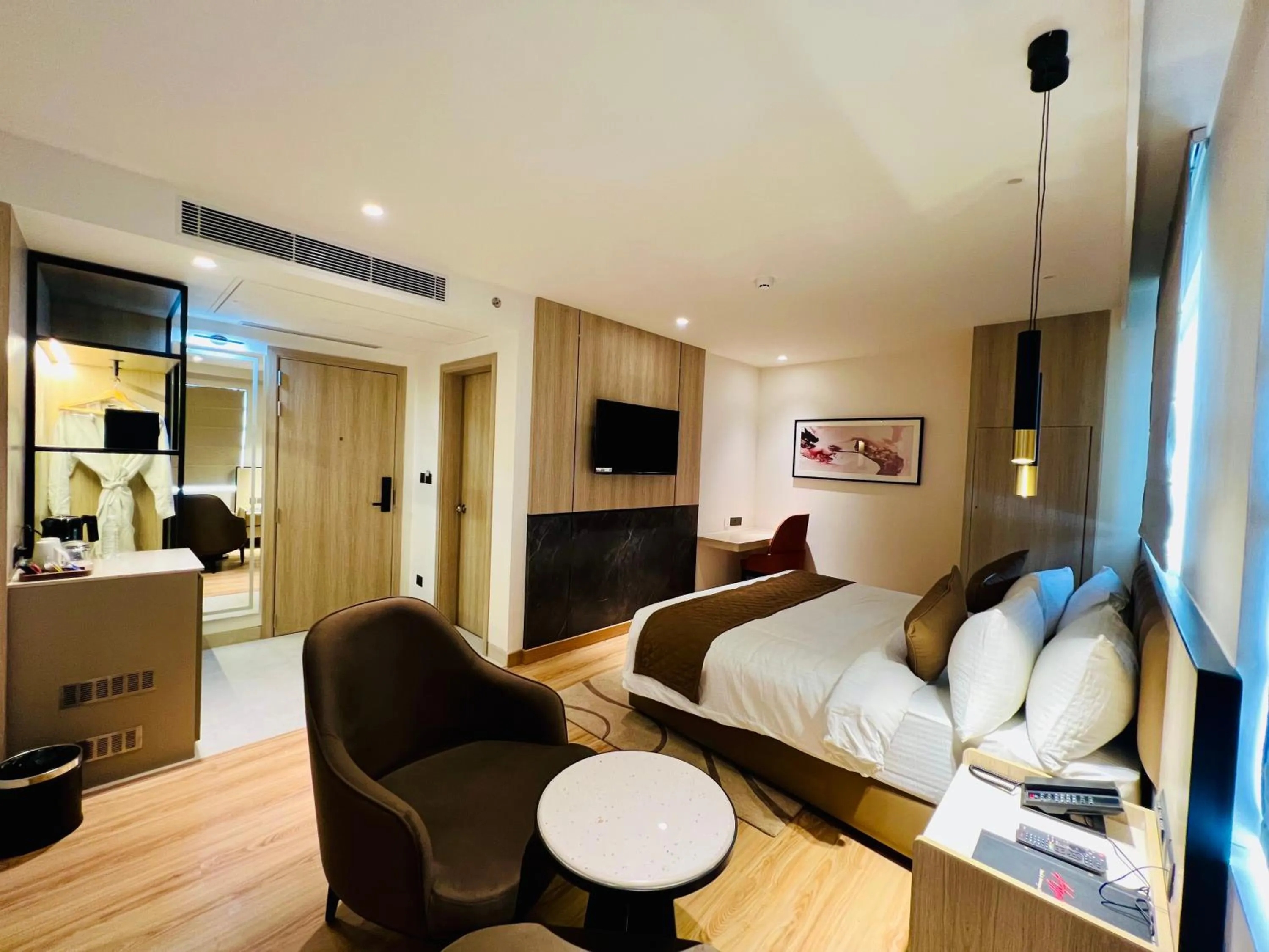 Bedroom, Bed in Hyphen Business Hotel