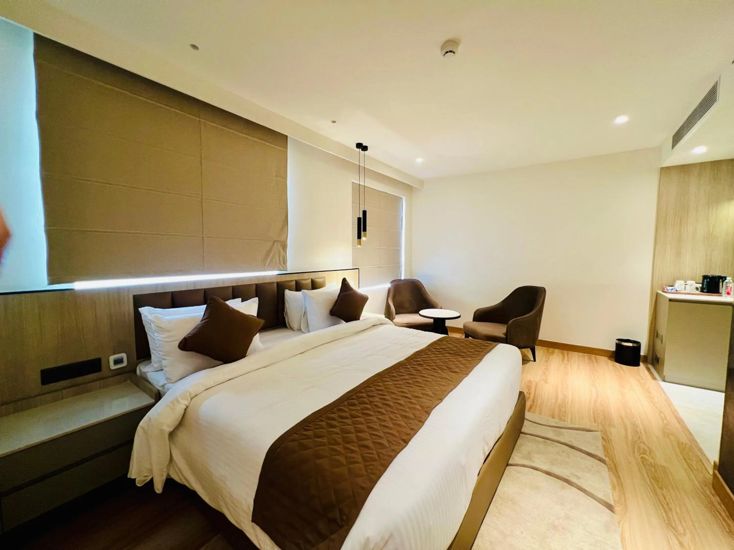 Bedroom, Bed in Hyphen Business Hotel