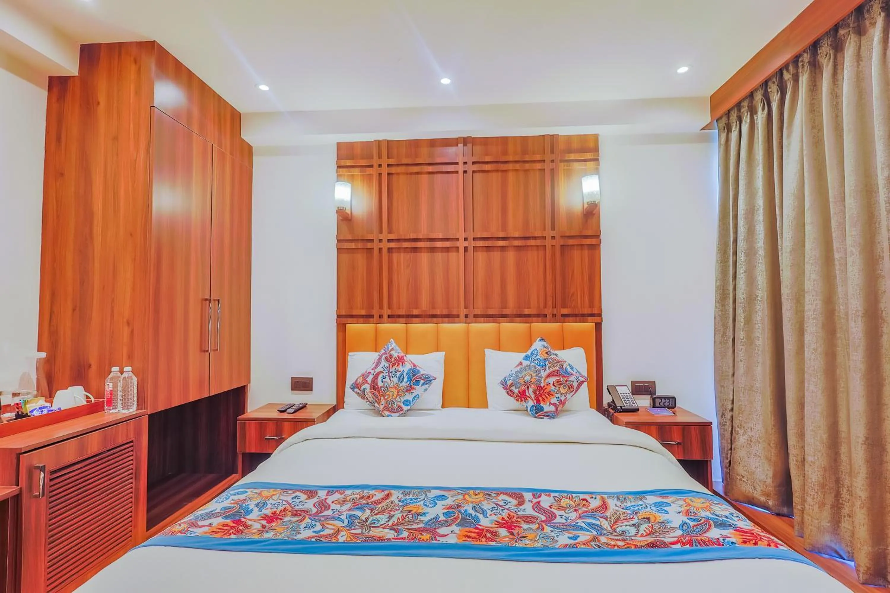 Bedroom, Bed in Hyphen Business Hotel