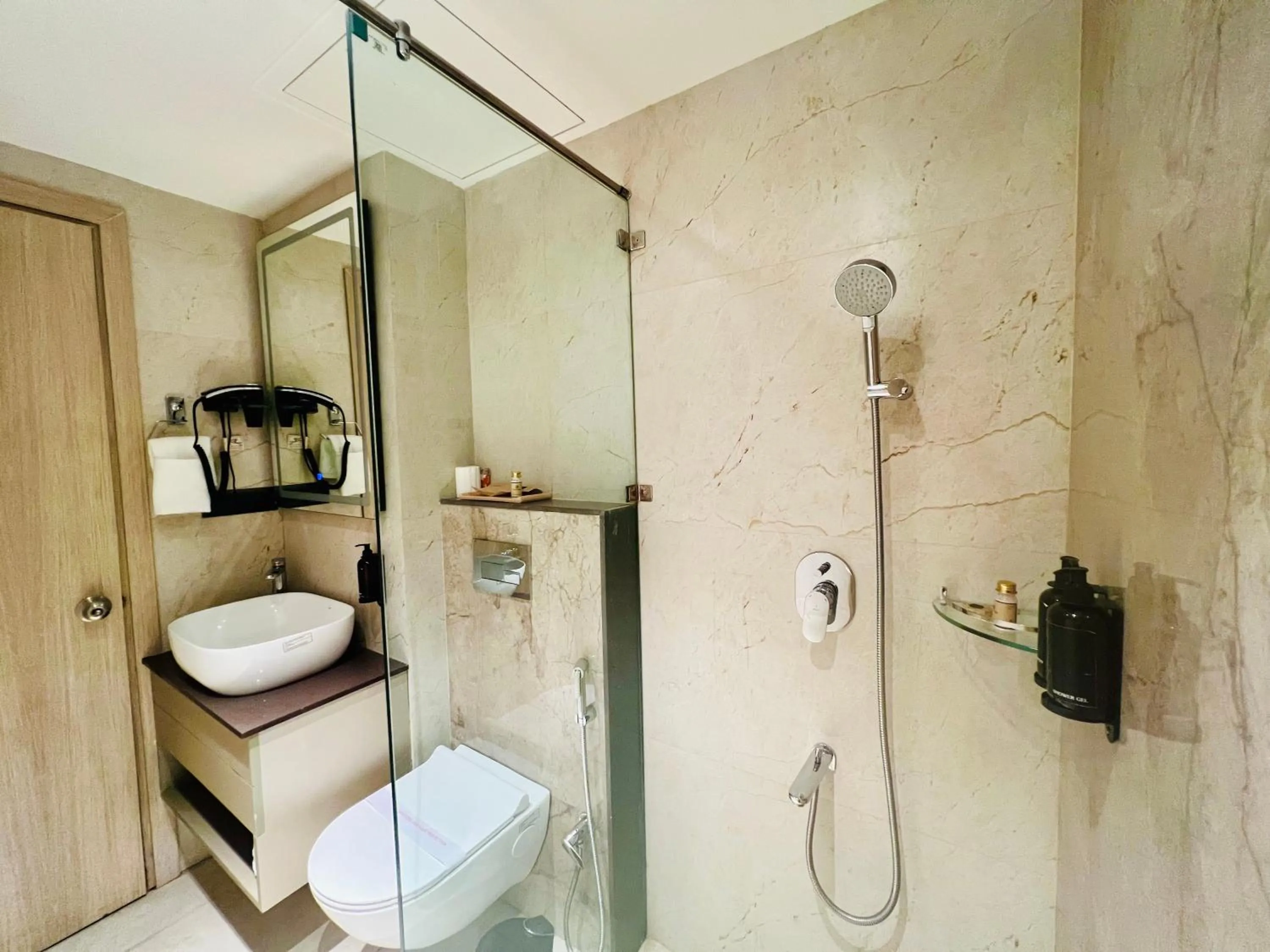 Toilet in Hyphen Business Hotel