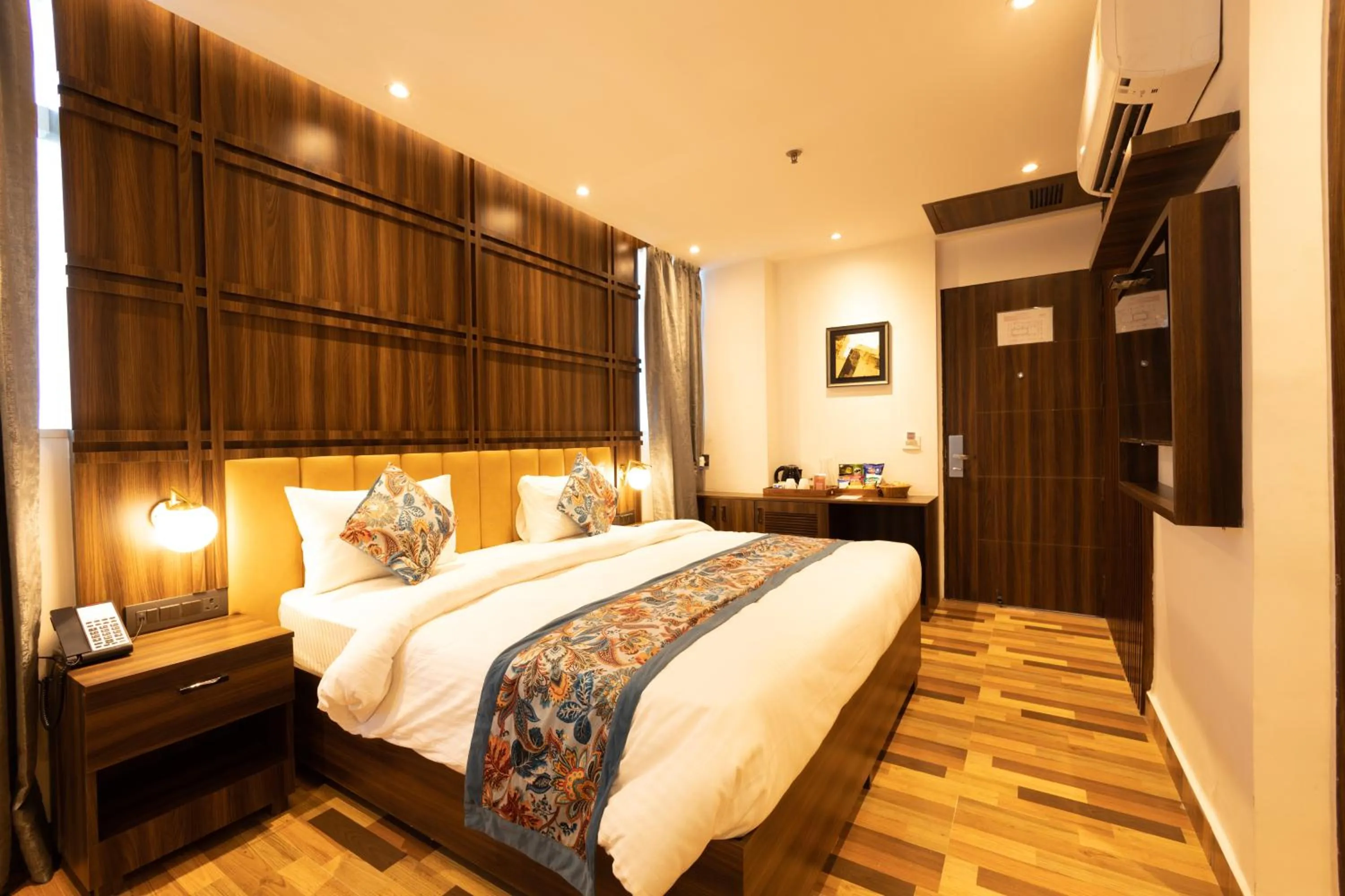 Photo of the whole room, Bed in Hyphen Business Hotel