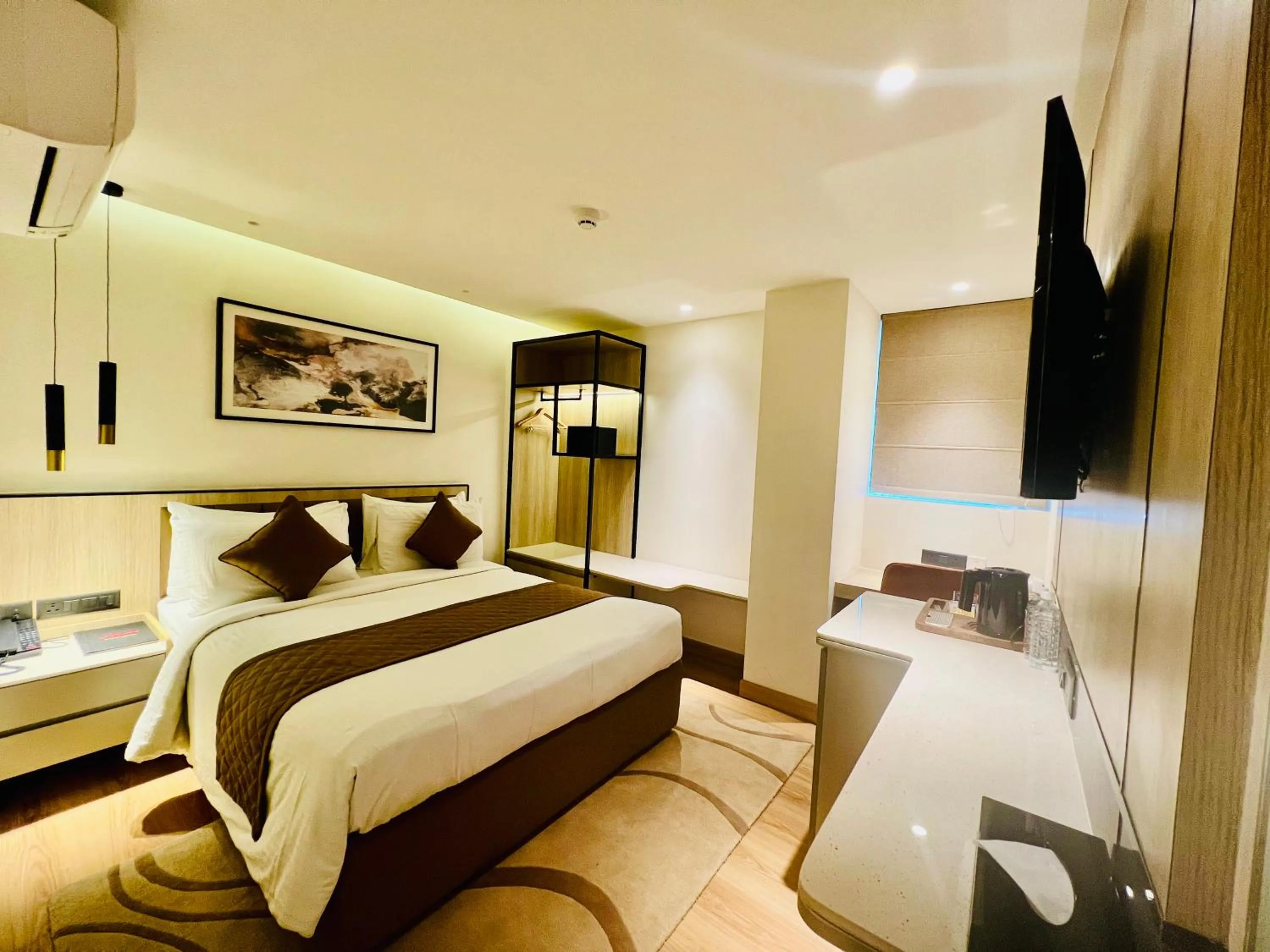 Bedroom, Bed in Hyphen Business Hotel