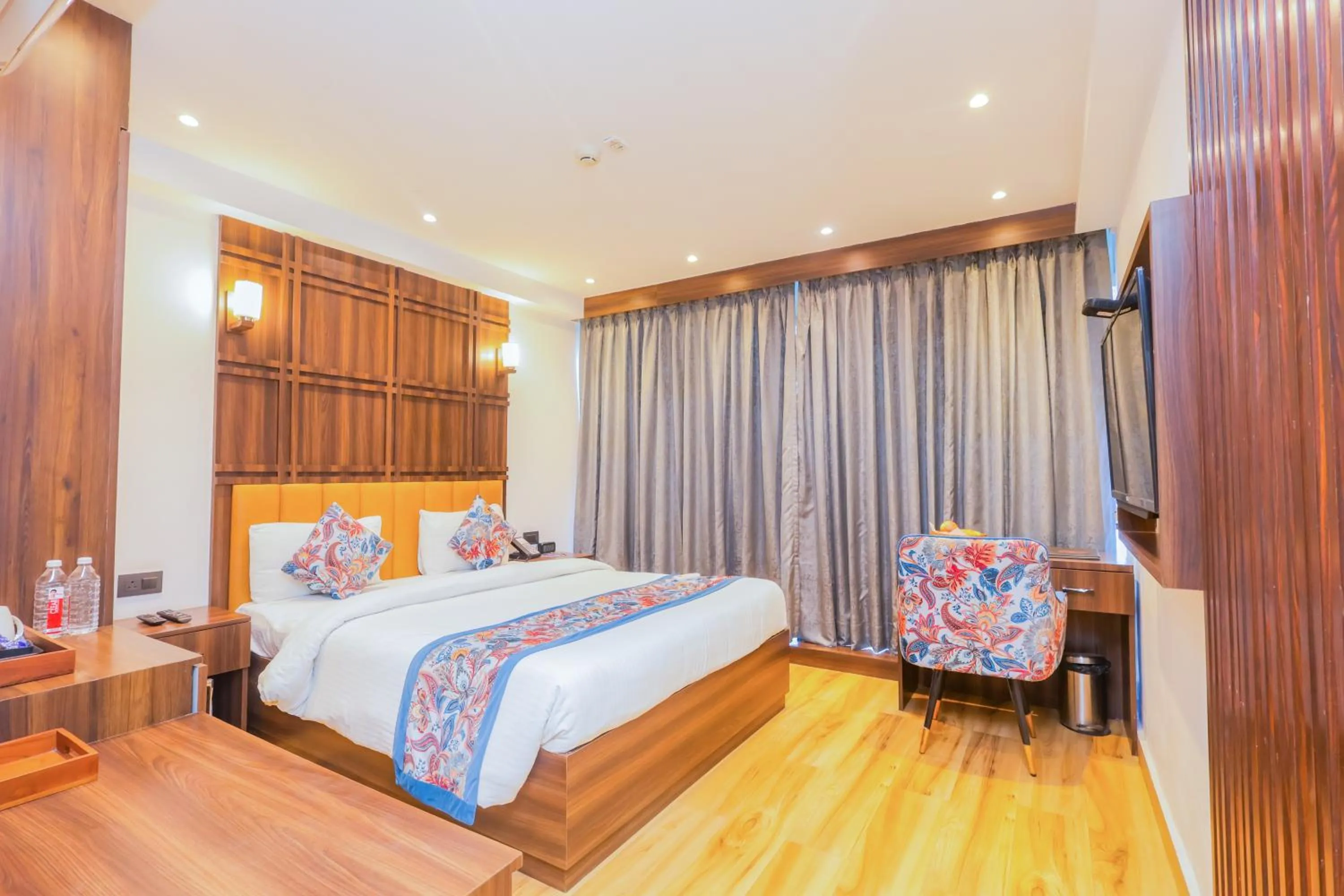 Bedroom, Bed in Hyphen Business Hotel