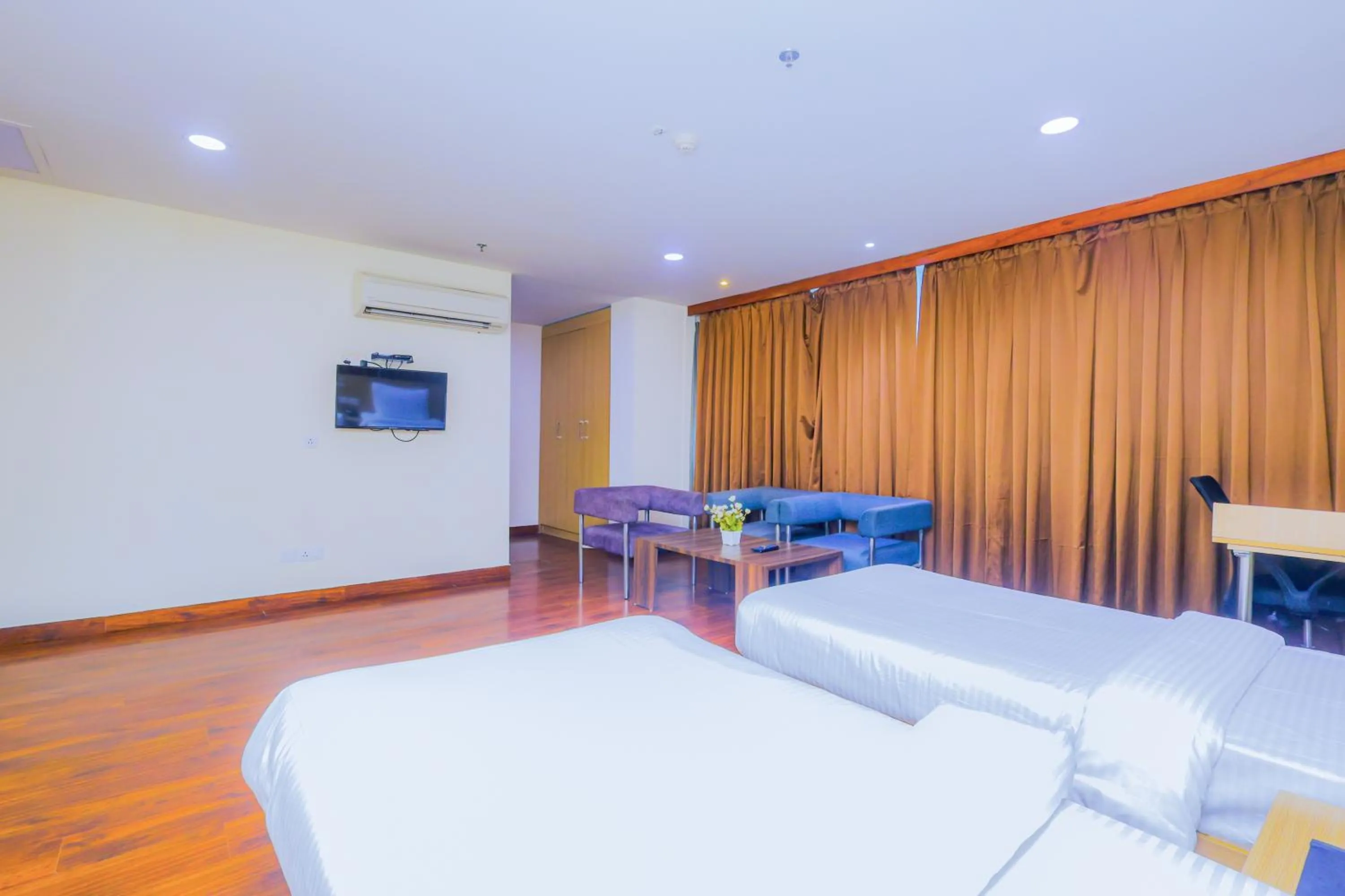 Bedroom, Bed in Hyphen Business Hotel