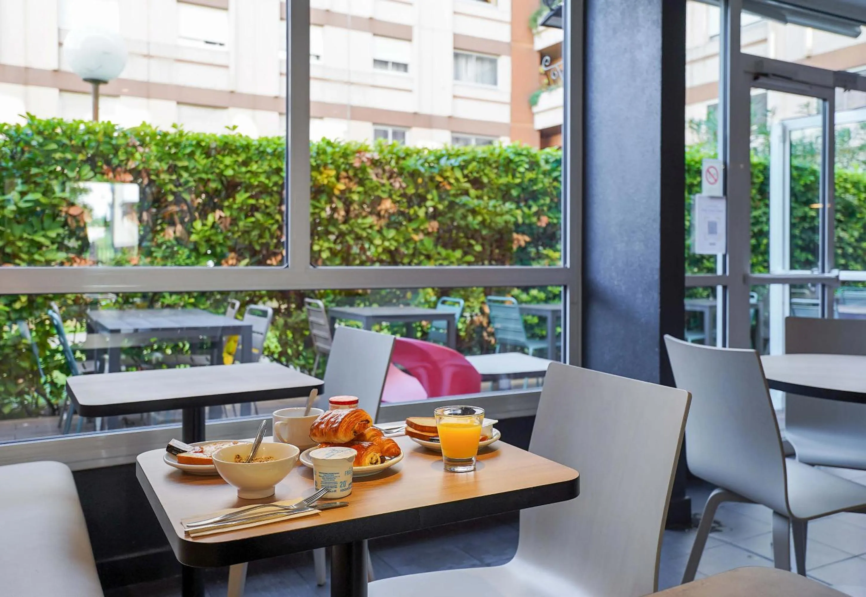 Breakfast in B&B HOTEL Marseille Prado Parc des Expositions