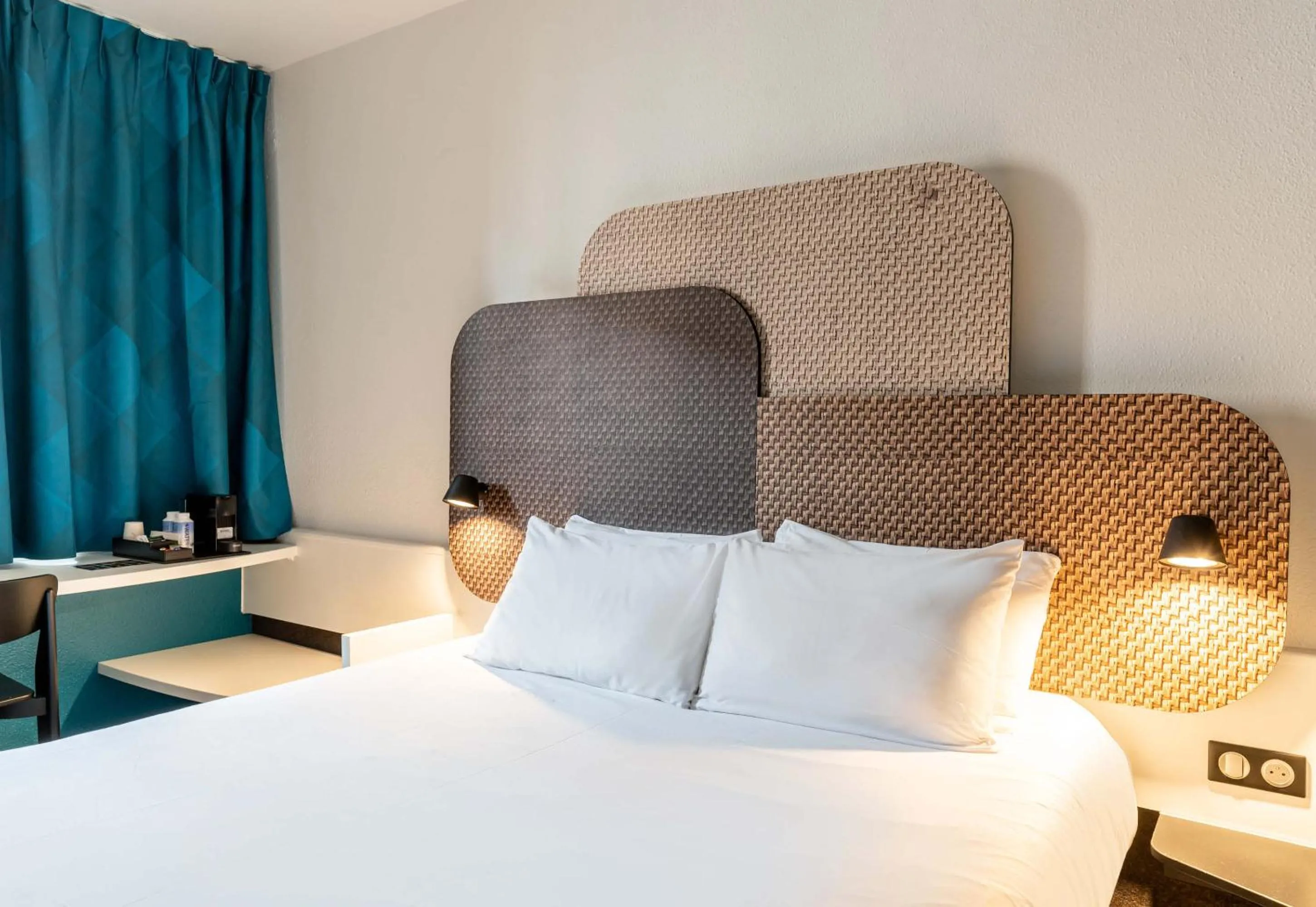 Bedroom, Bed in B&B HOTEL Marseille Prado Parc des Expositions