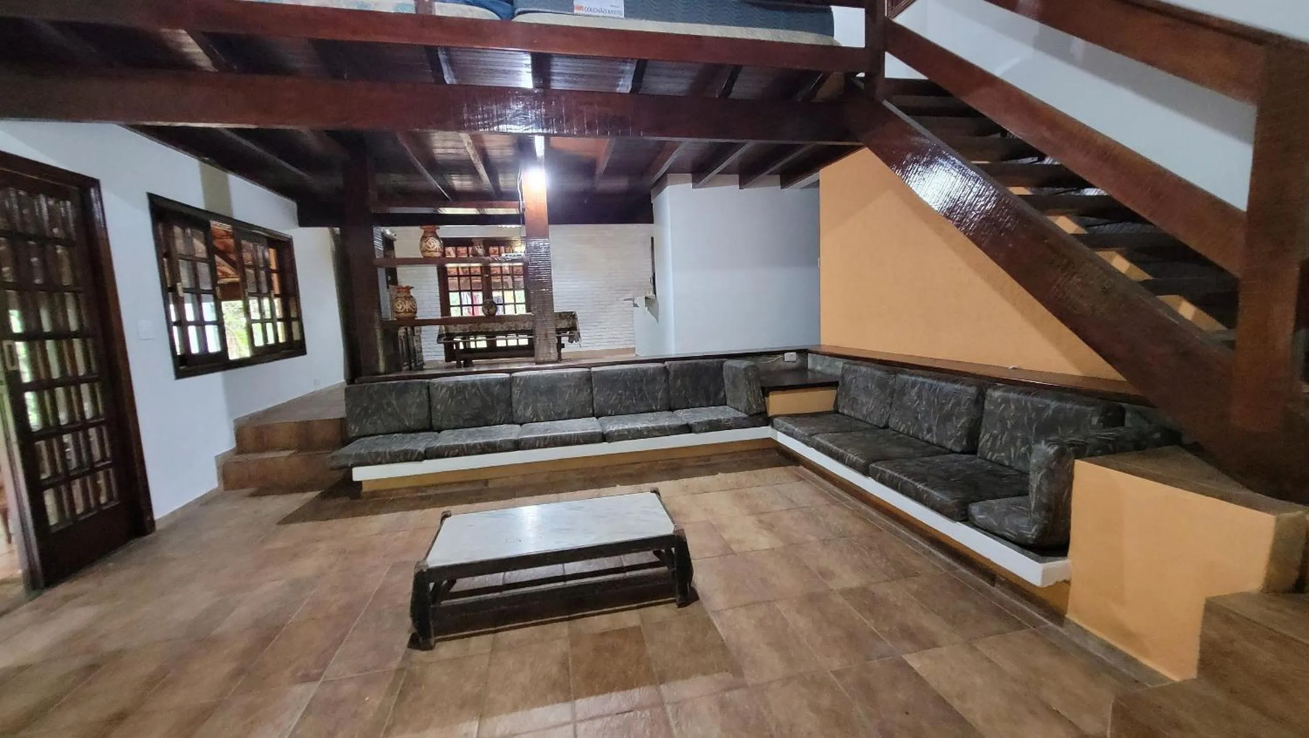 Communal lounge/ TV room in Eco Chalés Luar das Marés