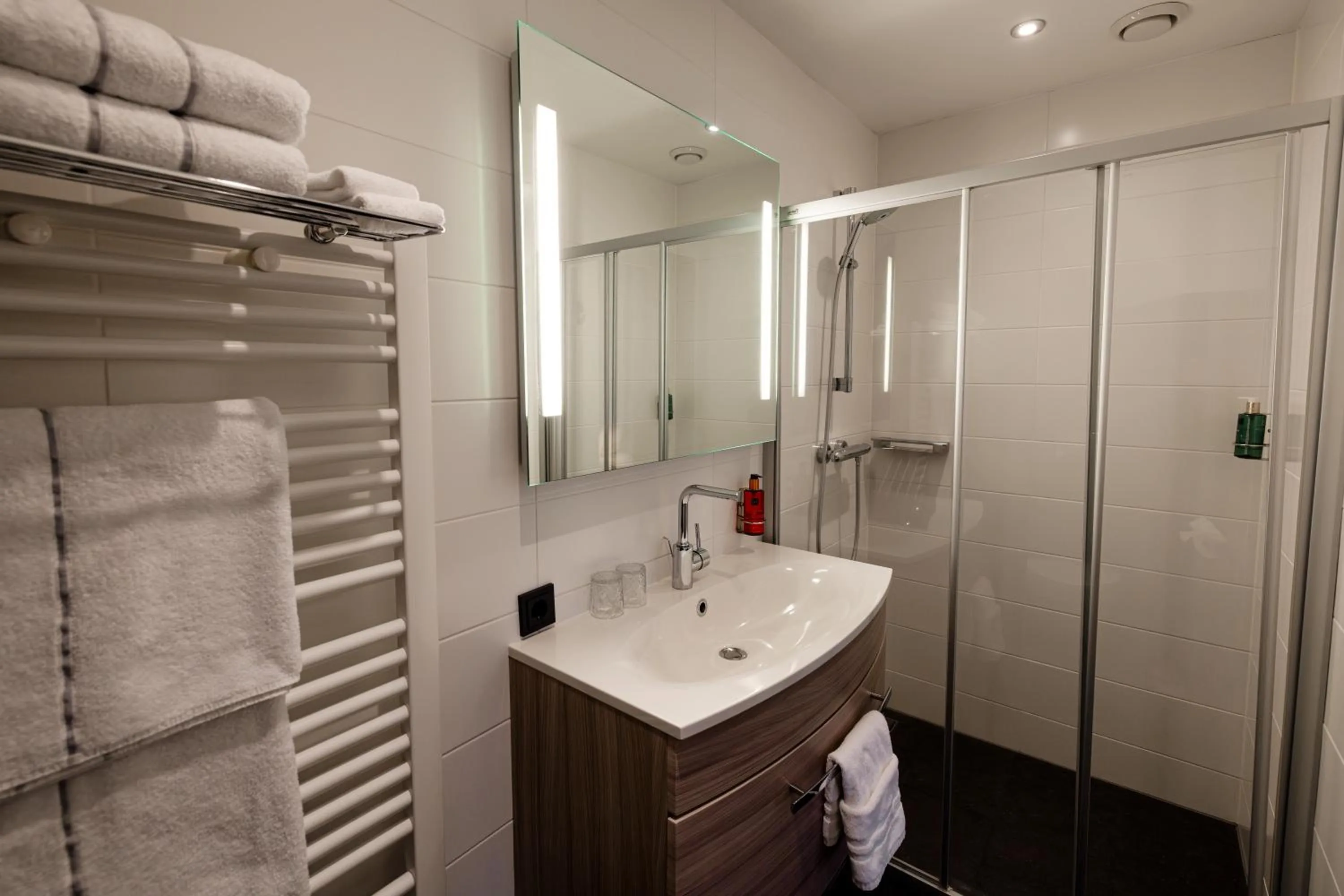 Shower in B&B 't Poorthuys