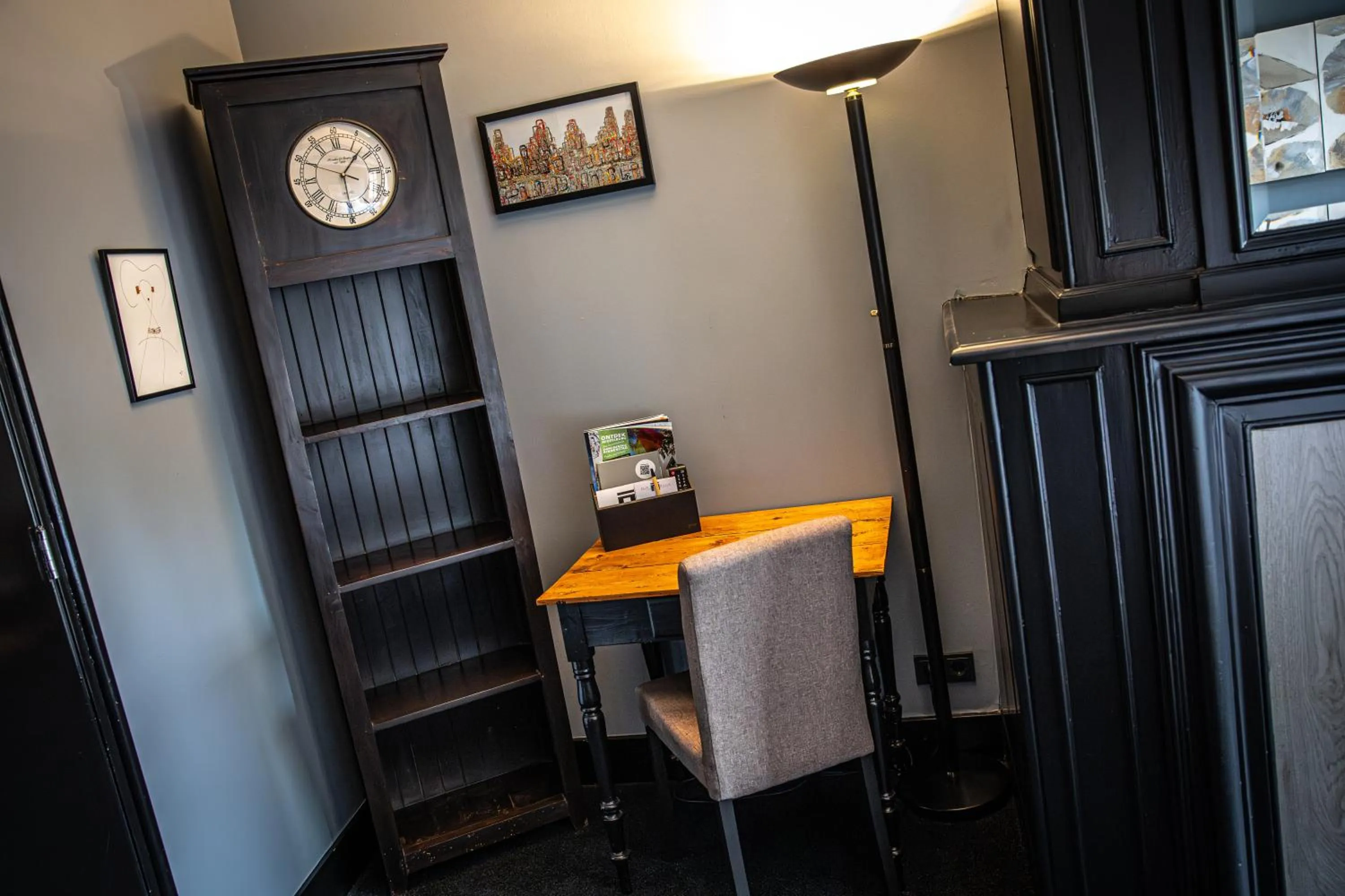 wardrobe in B&B 't Poorthuys