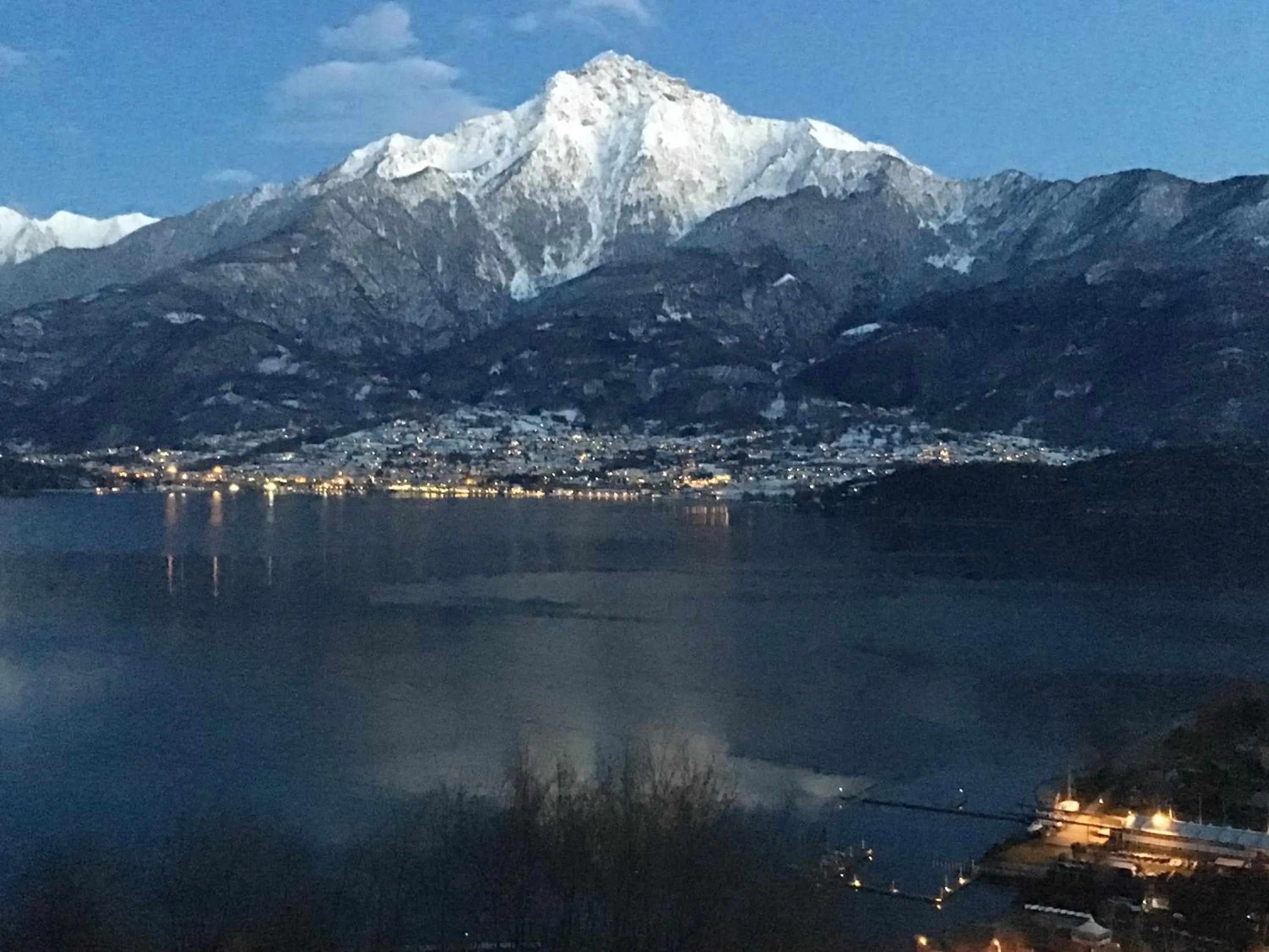 Lake view in Residence Le Azalee & SPA