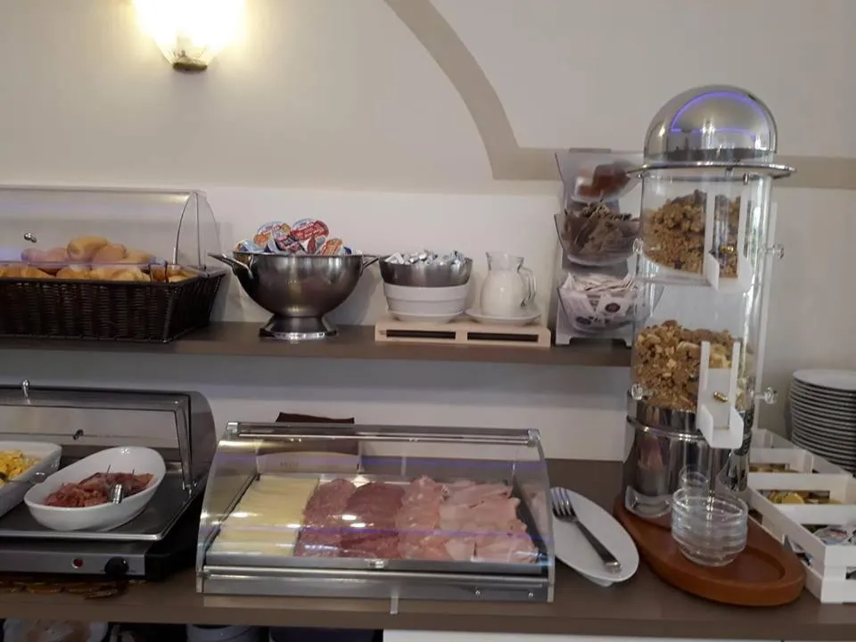 Food in Hotel Atenea Golden Star