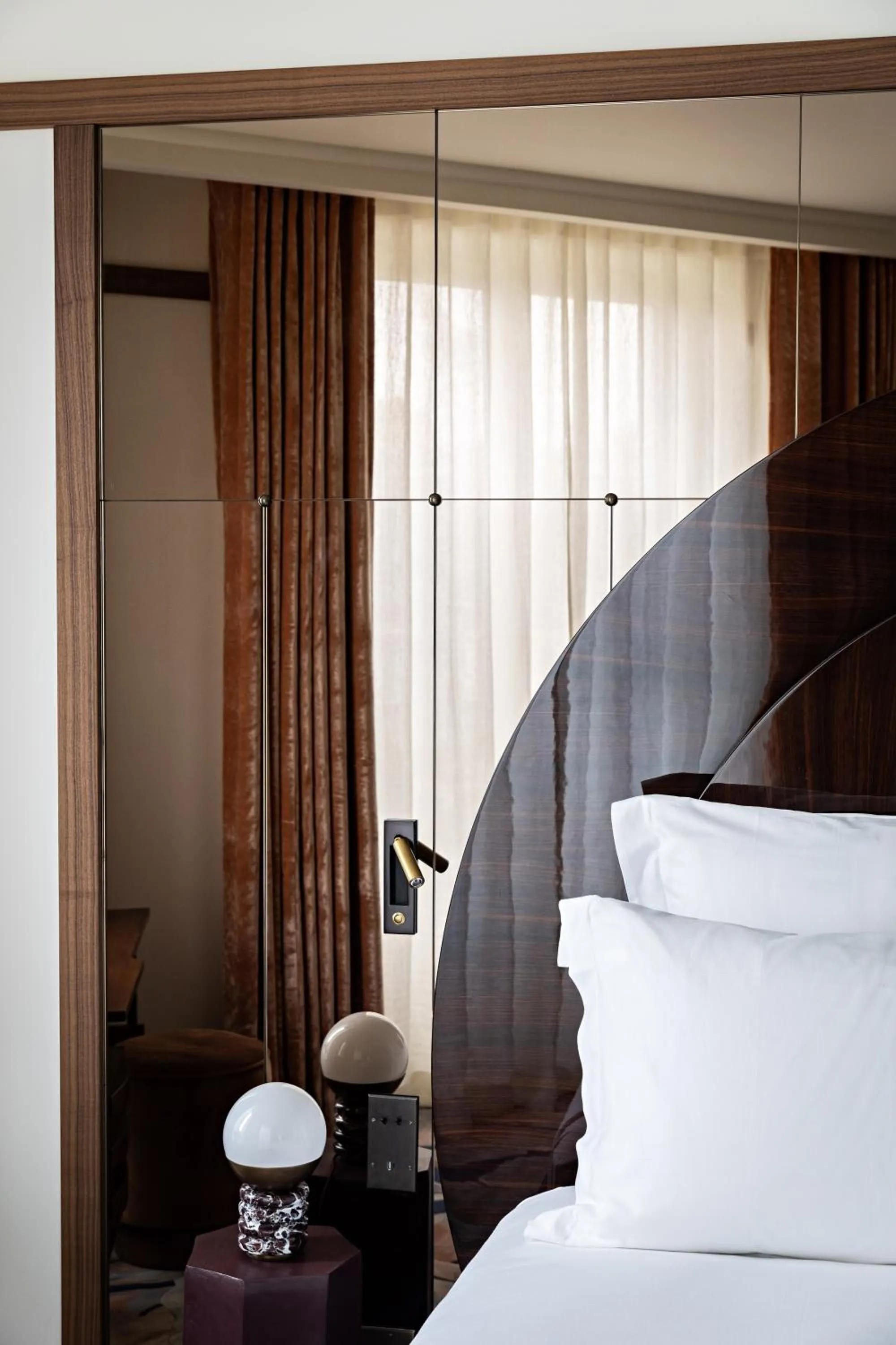 Bed in Hotel Florida Paris