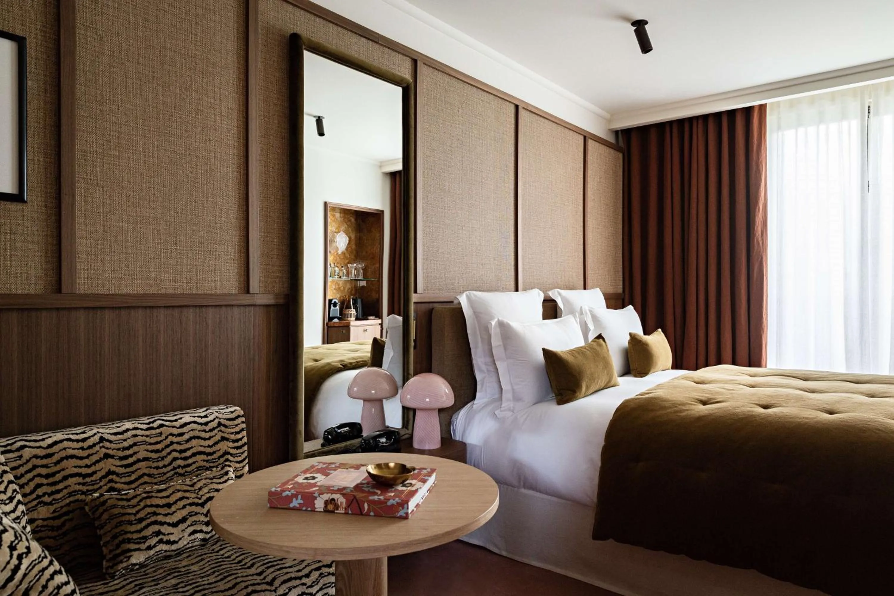 Bedroom, Bed in Hotel Florida Paris