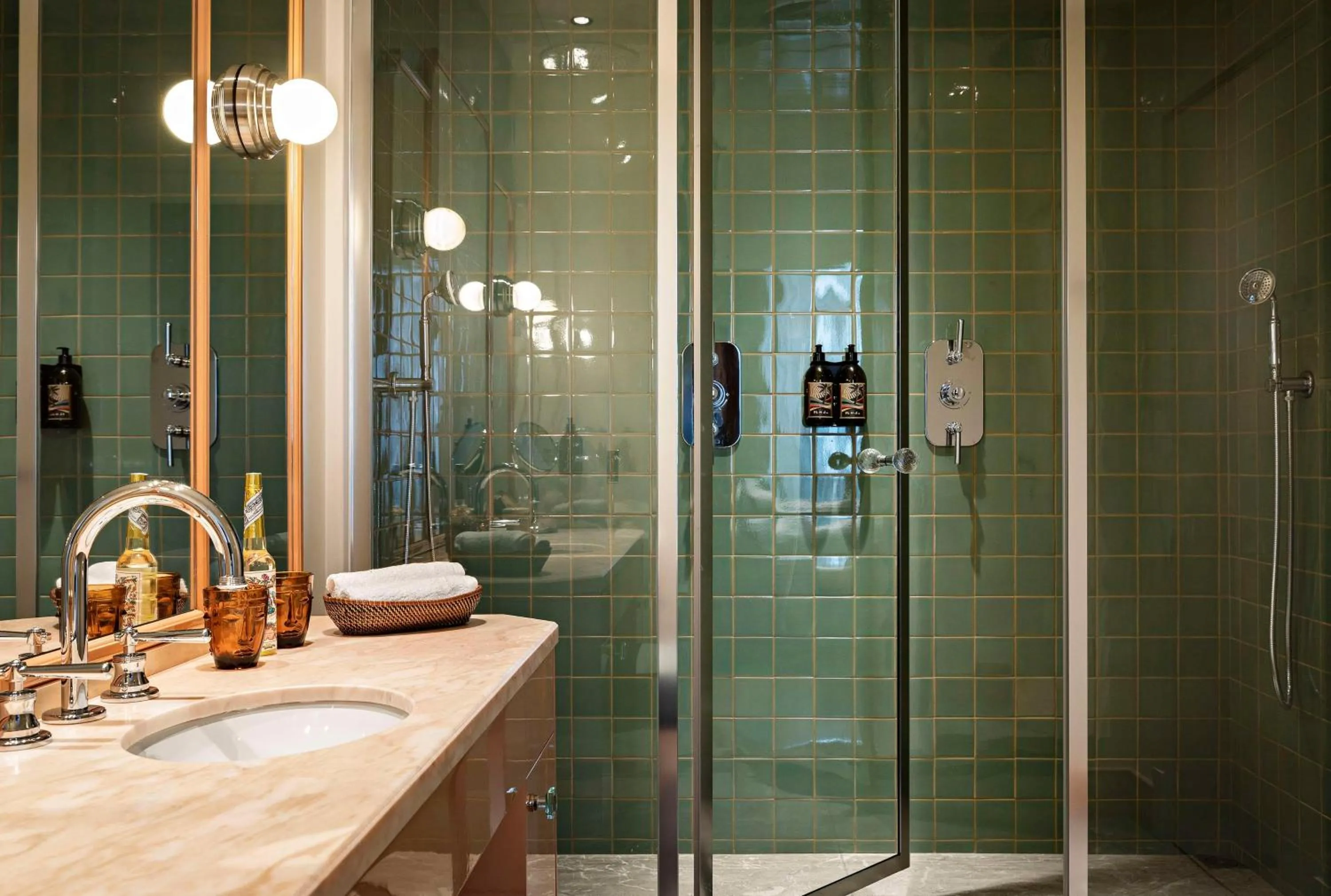 Bathroom in Hotel Florida Paris