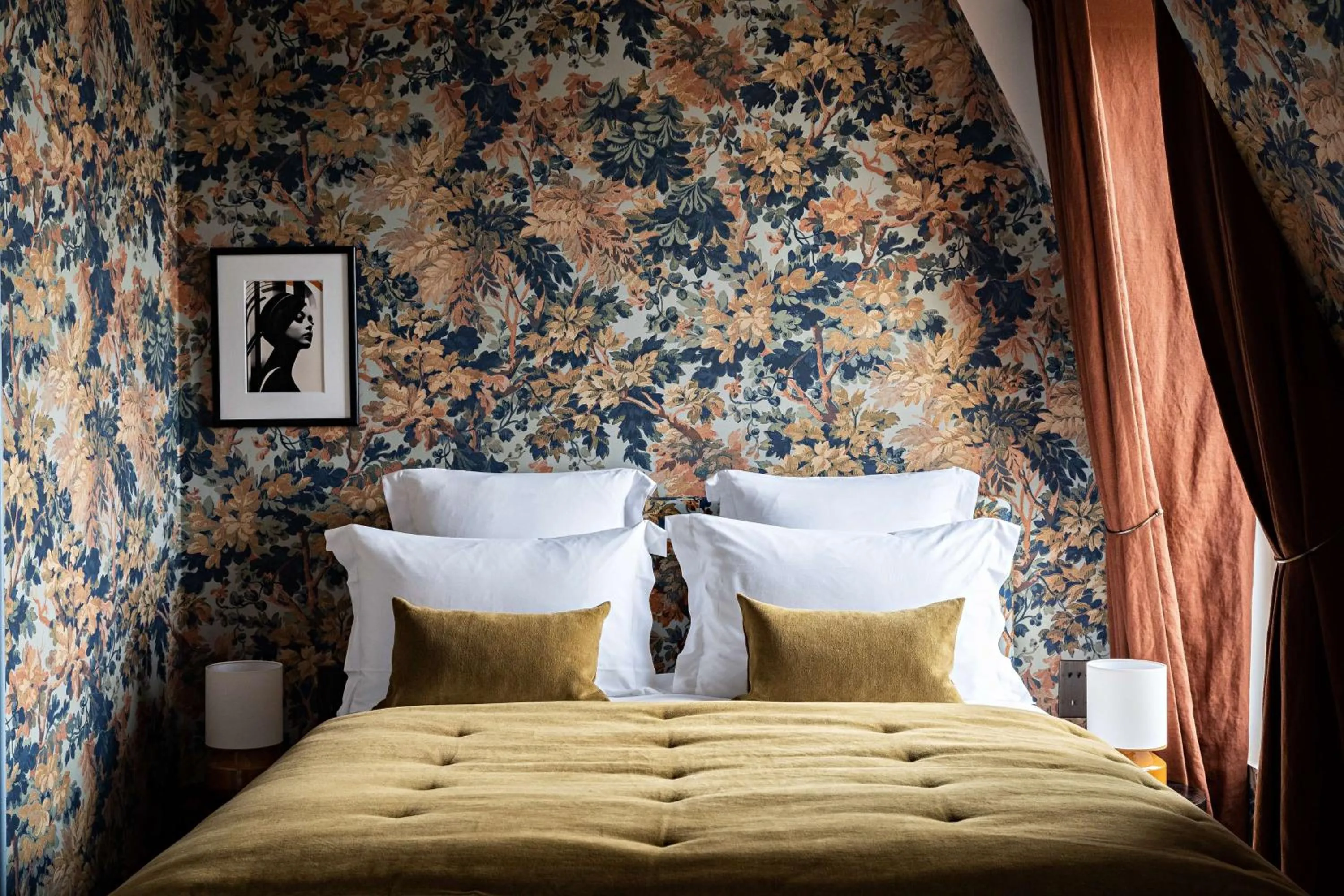 Bedroom, Bed in Hotel Florida Paris