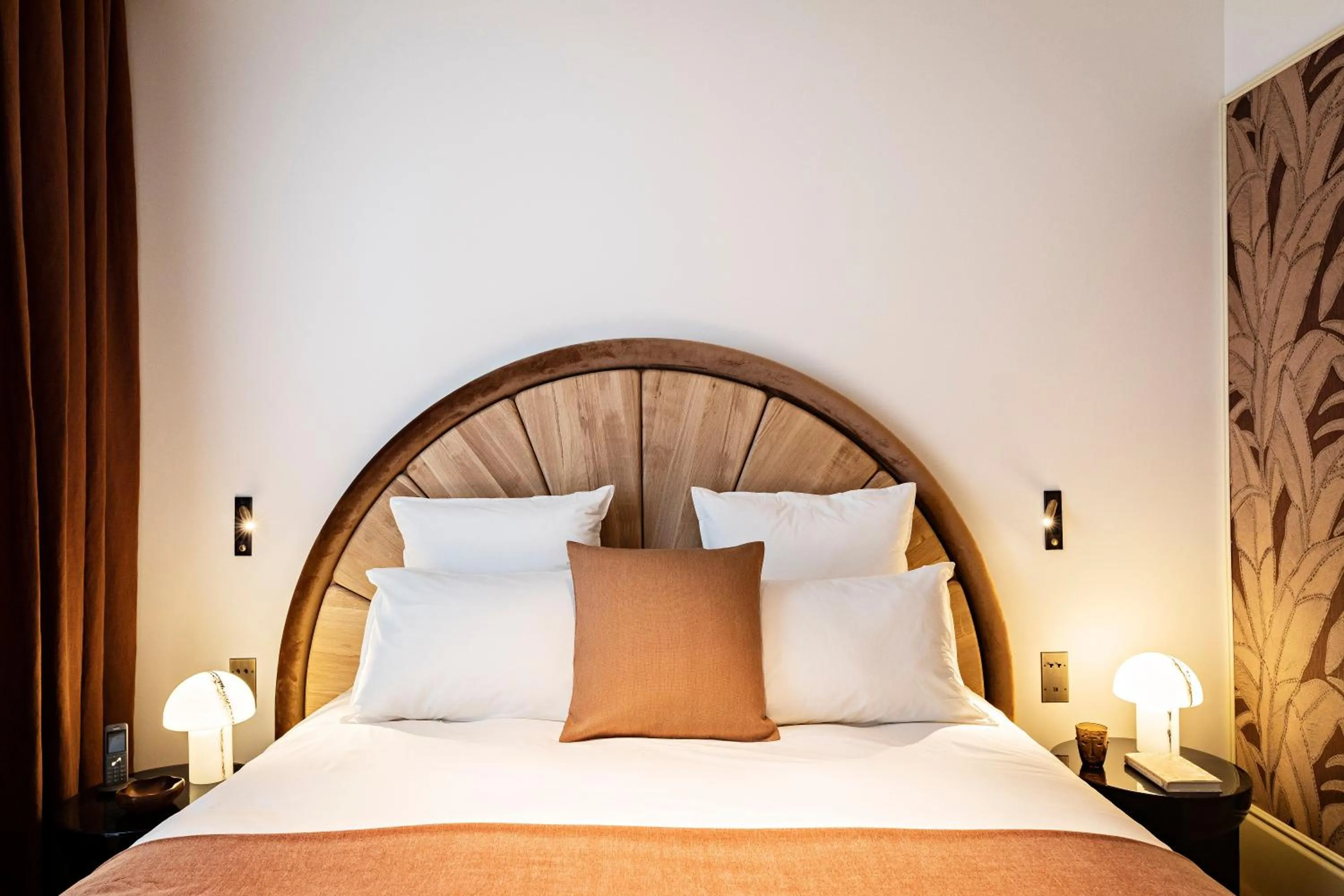 Bed in Hotel Florida Paris